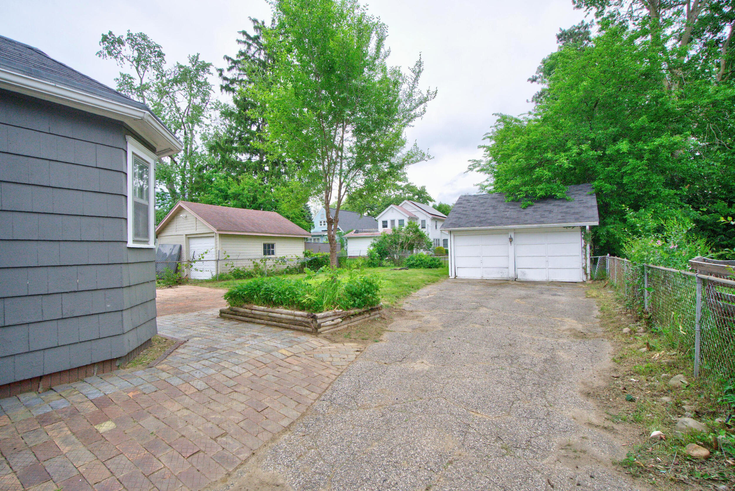 1109 S Webster Street Property Photo 38