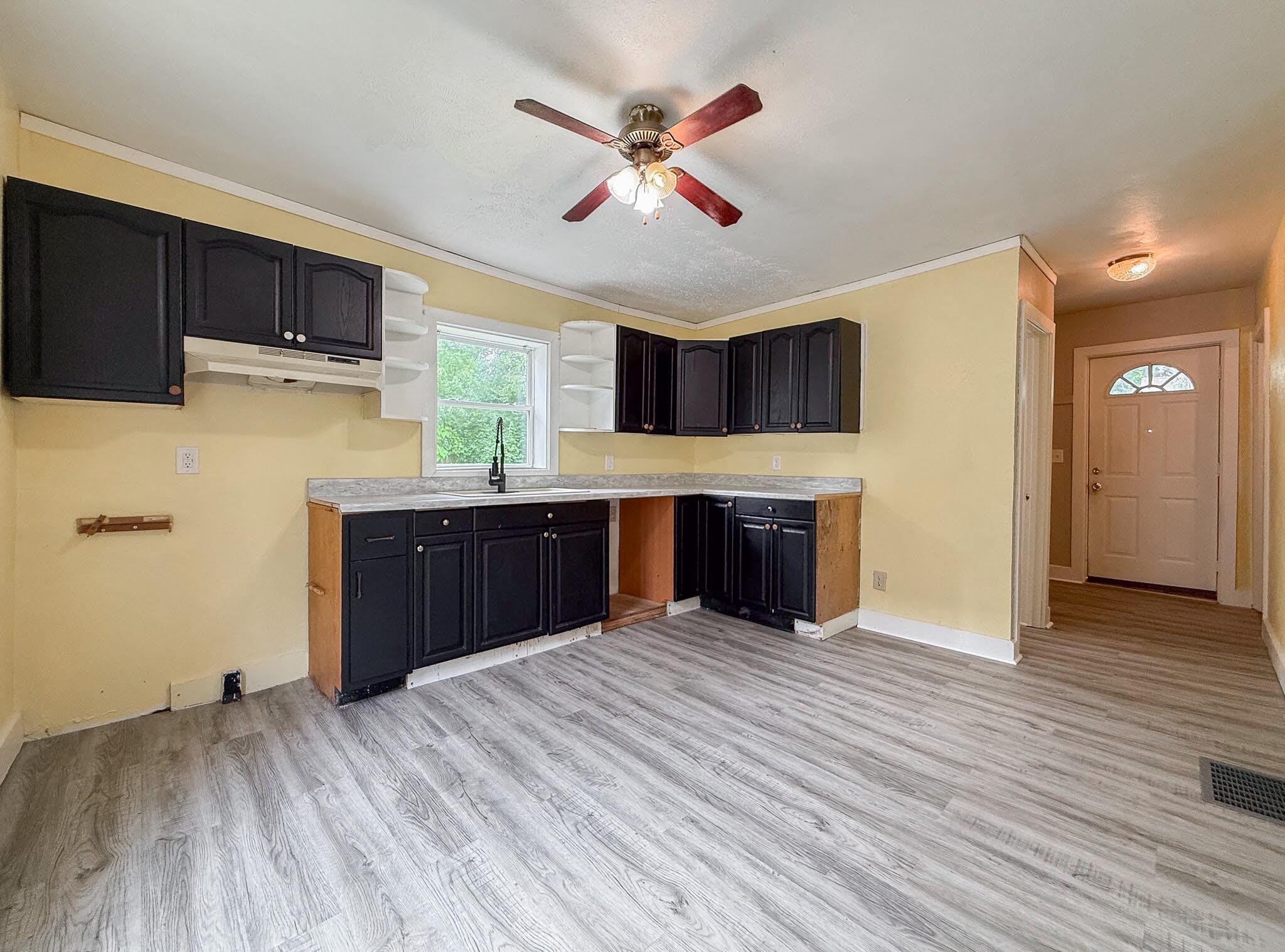205 Pokagon Street Property Photo 4