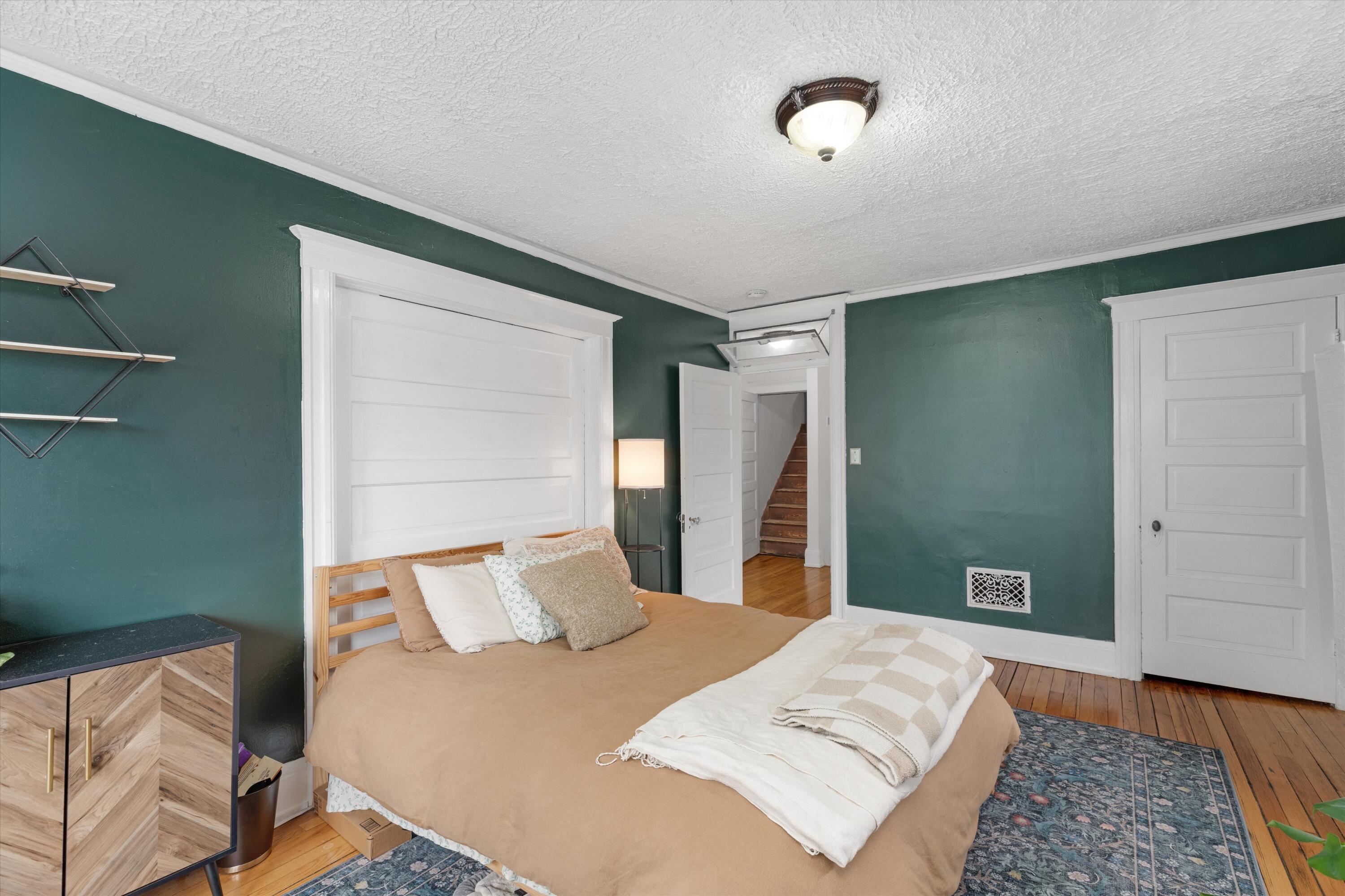 418 King Street Property Photo 18