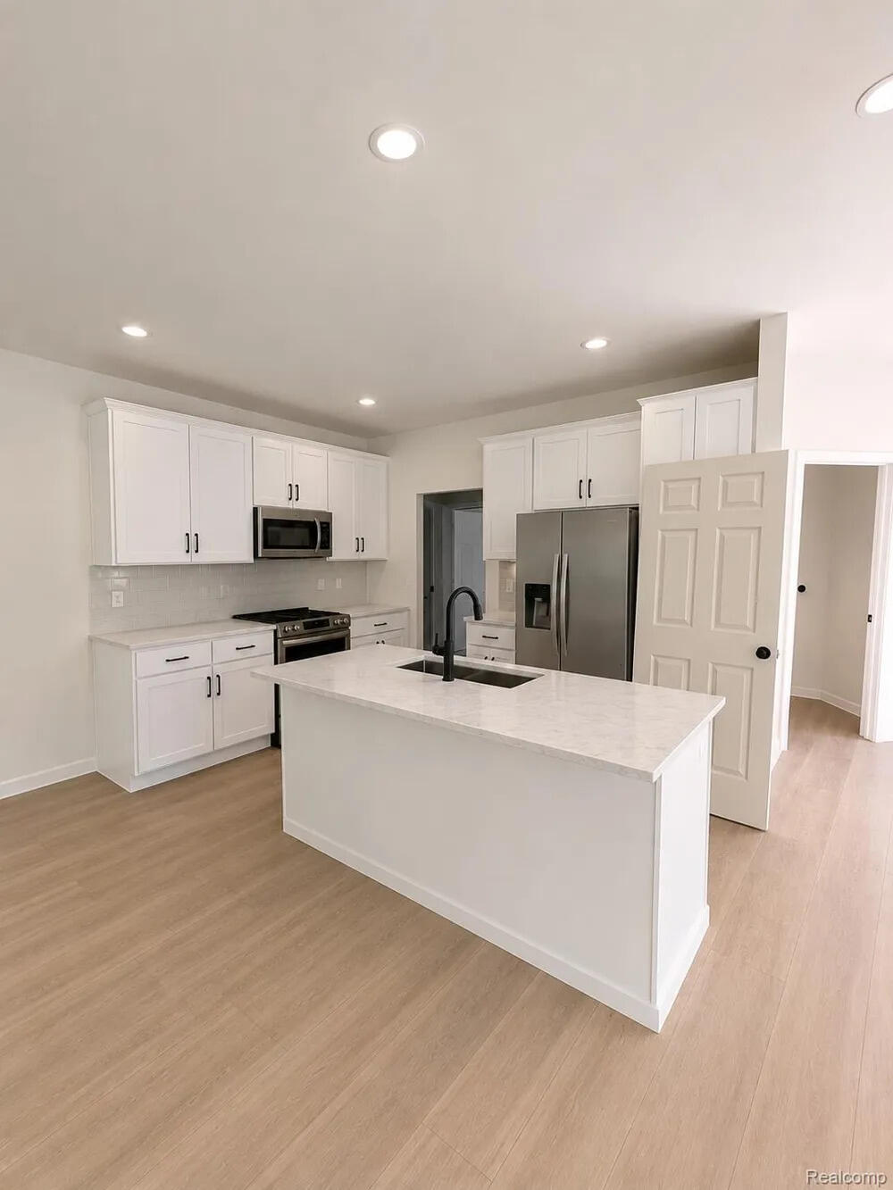 6511 S State Road Property Photo 8
