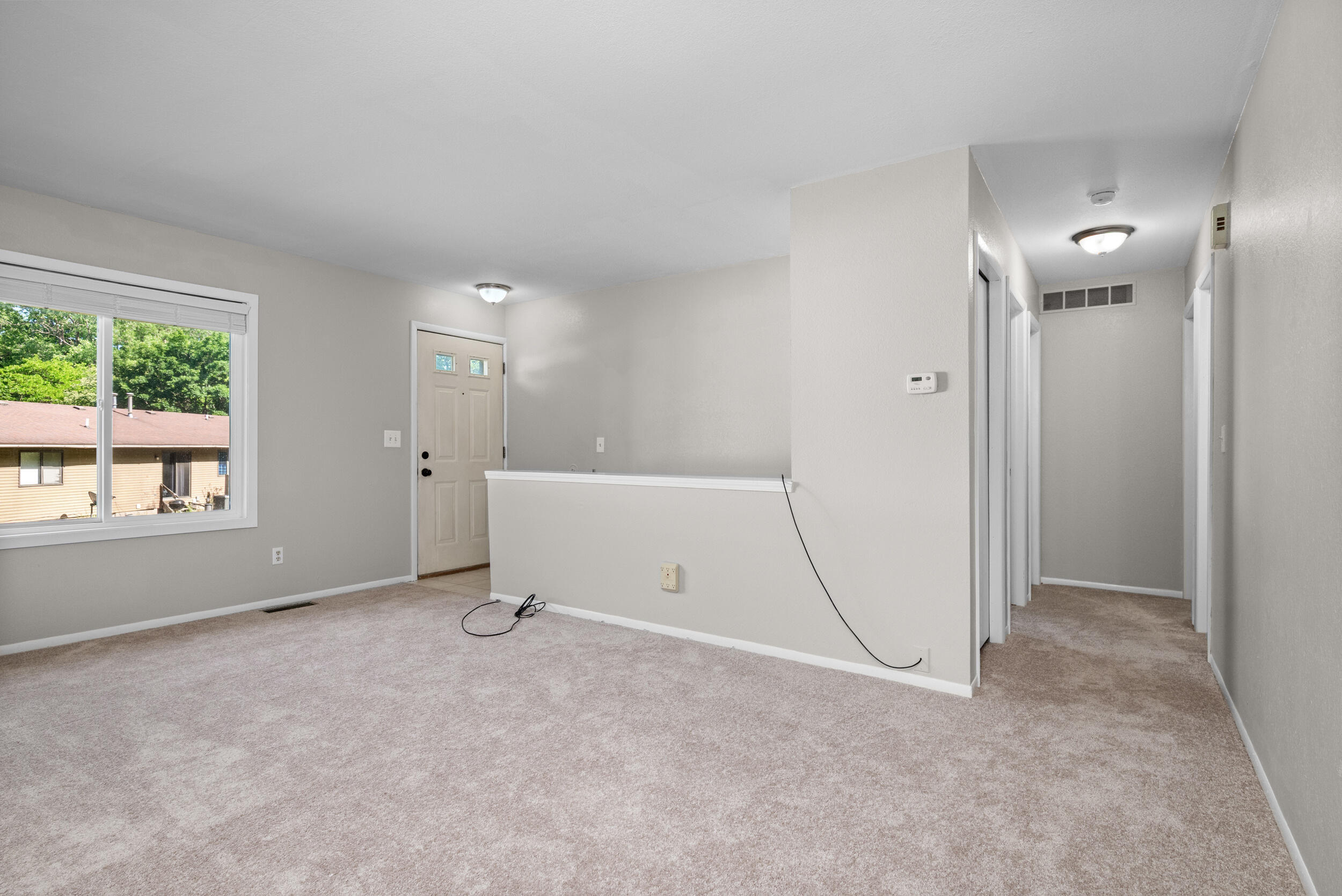 2955 Englewood Avenue Se Property Photo 3