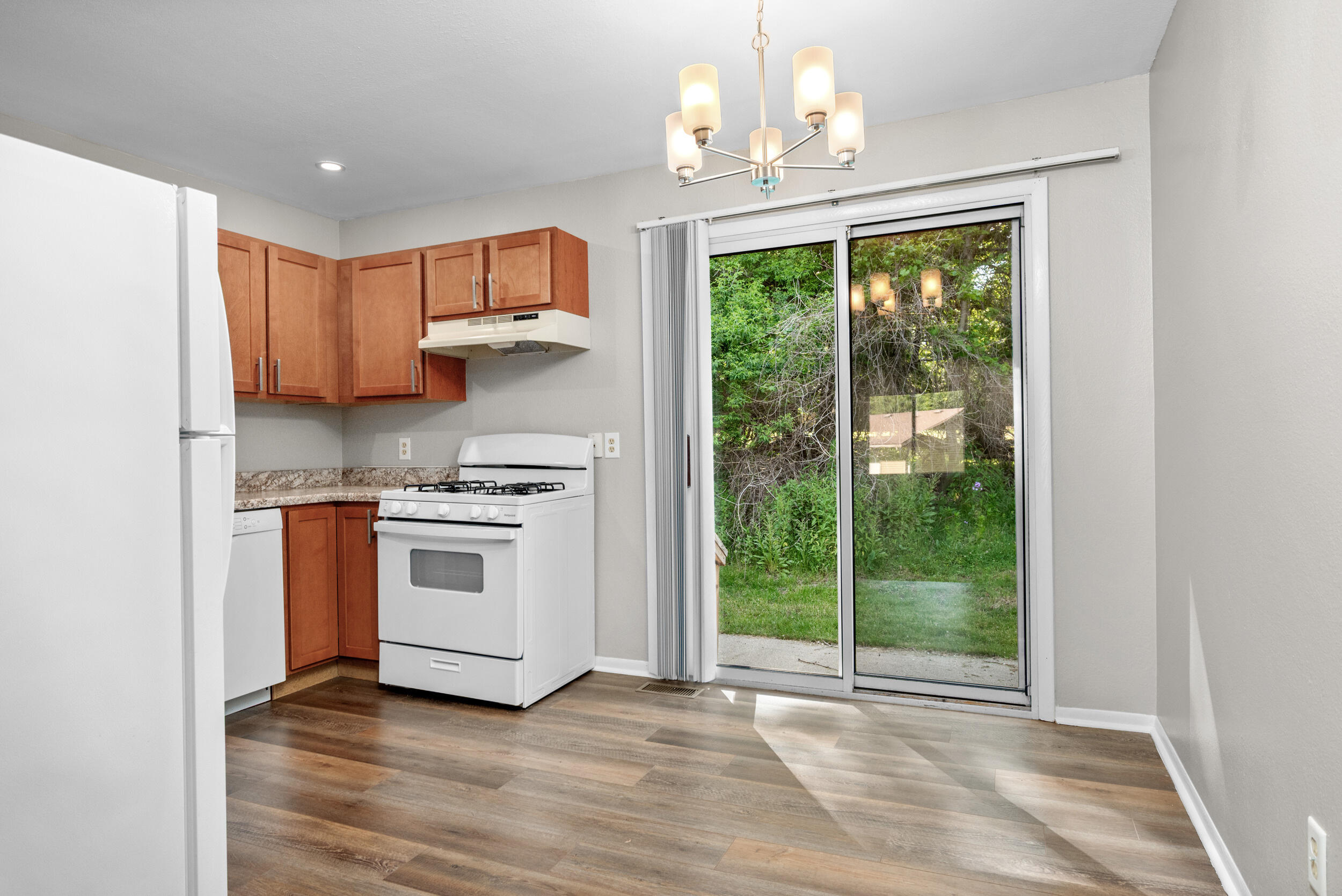 2955 Englewood Avenue Se Property Photo 5