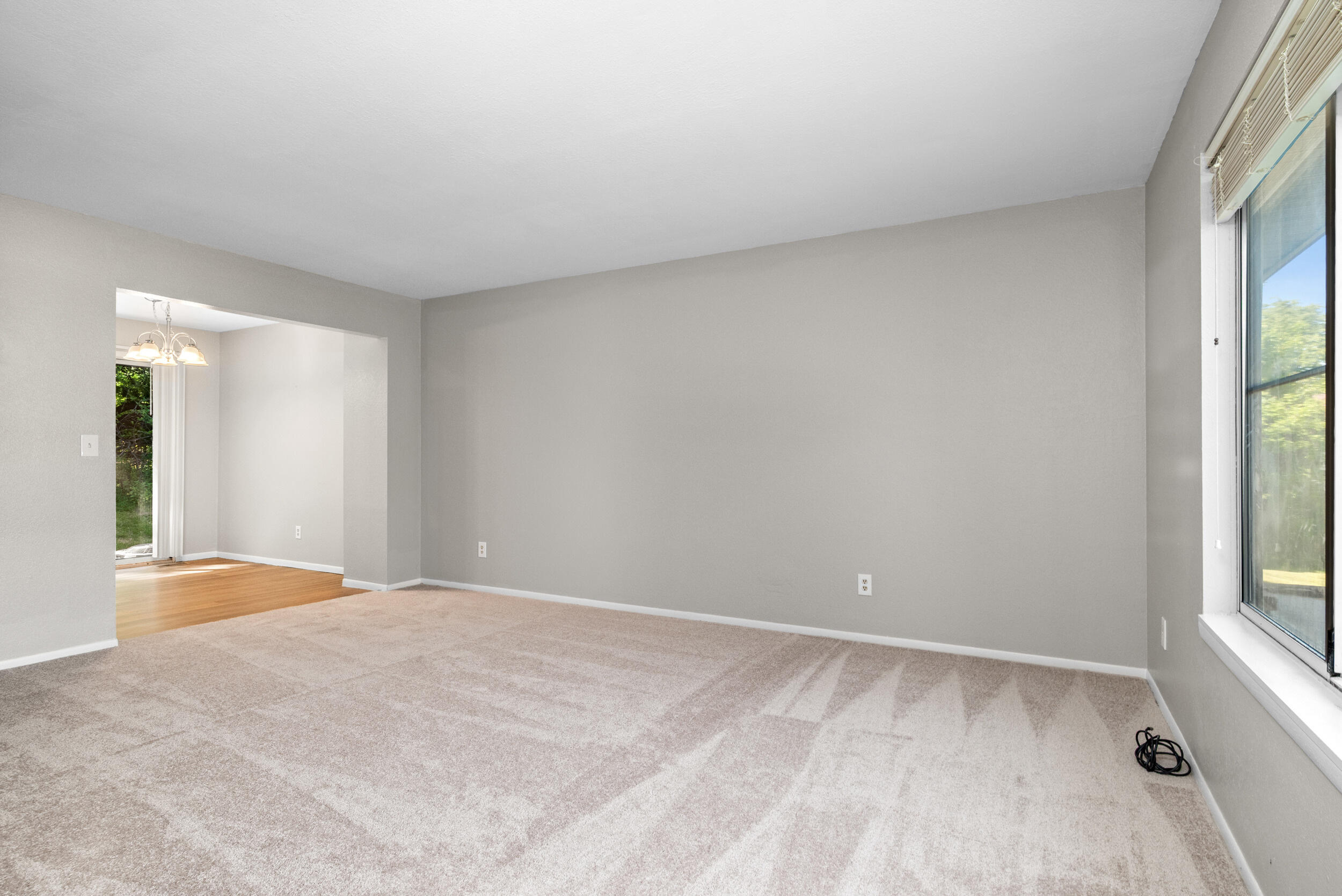 2957 Englewood Avenue Se Property Photo 4