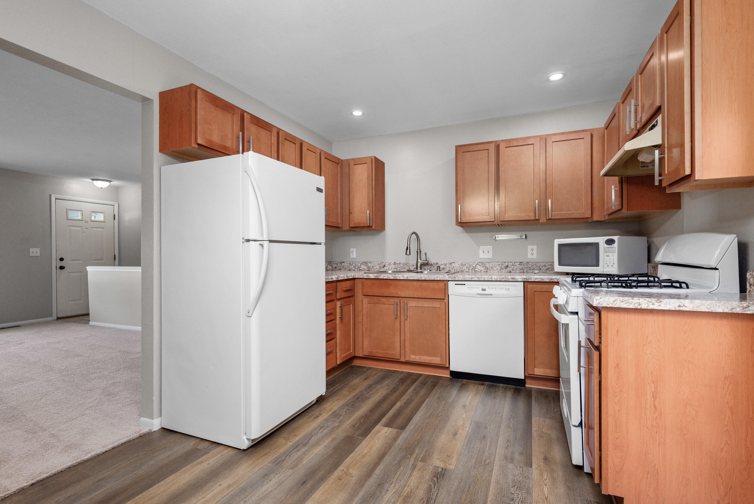 2957 Englewood Avenue Se Property Photo 6