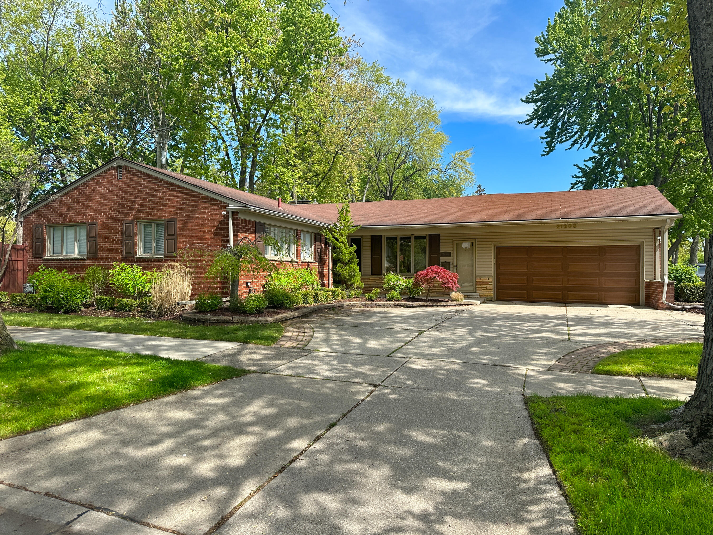 21203 River Road Property Photo 1