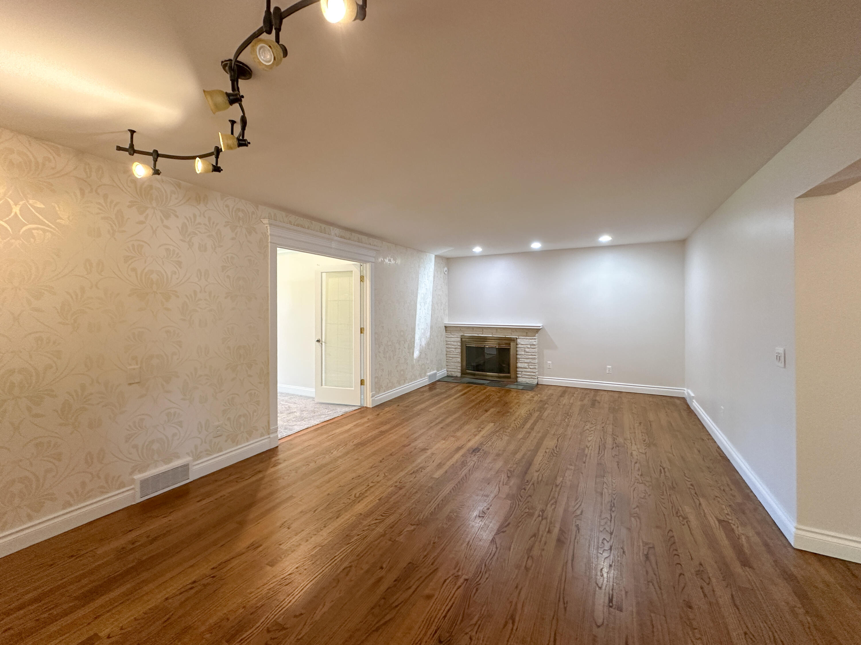 21203 River Road Property Photo 5