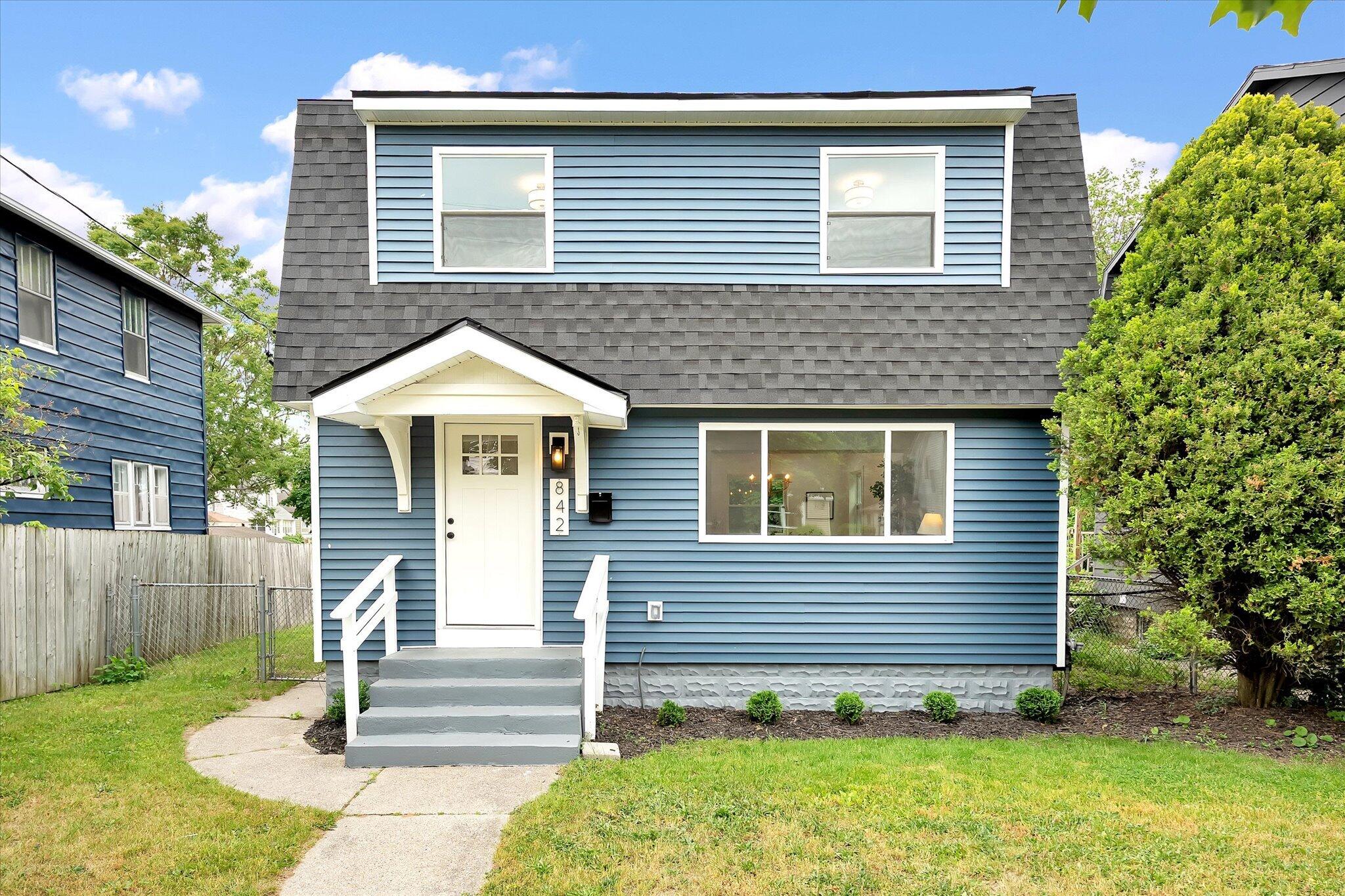 842 Griggs Street Se Property Photo 1