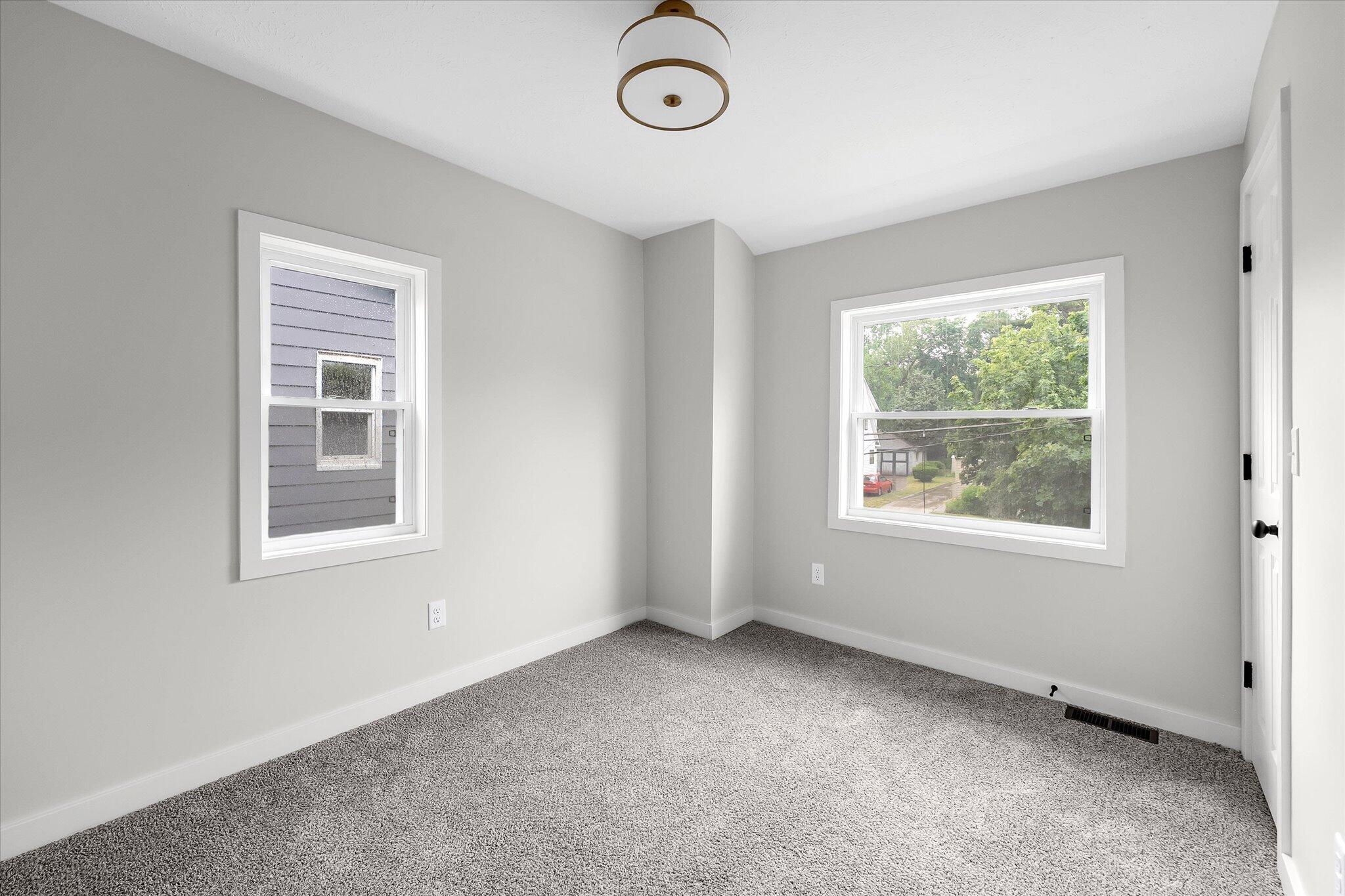842 Griggs Street Se Property Photo 28