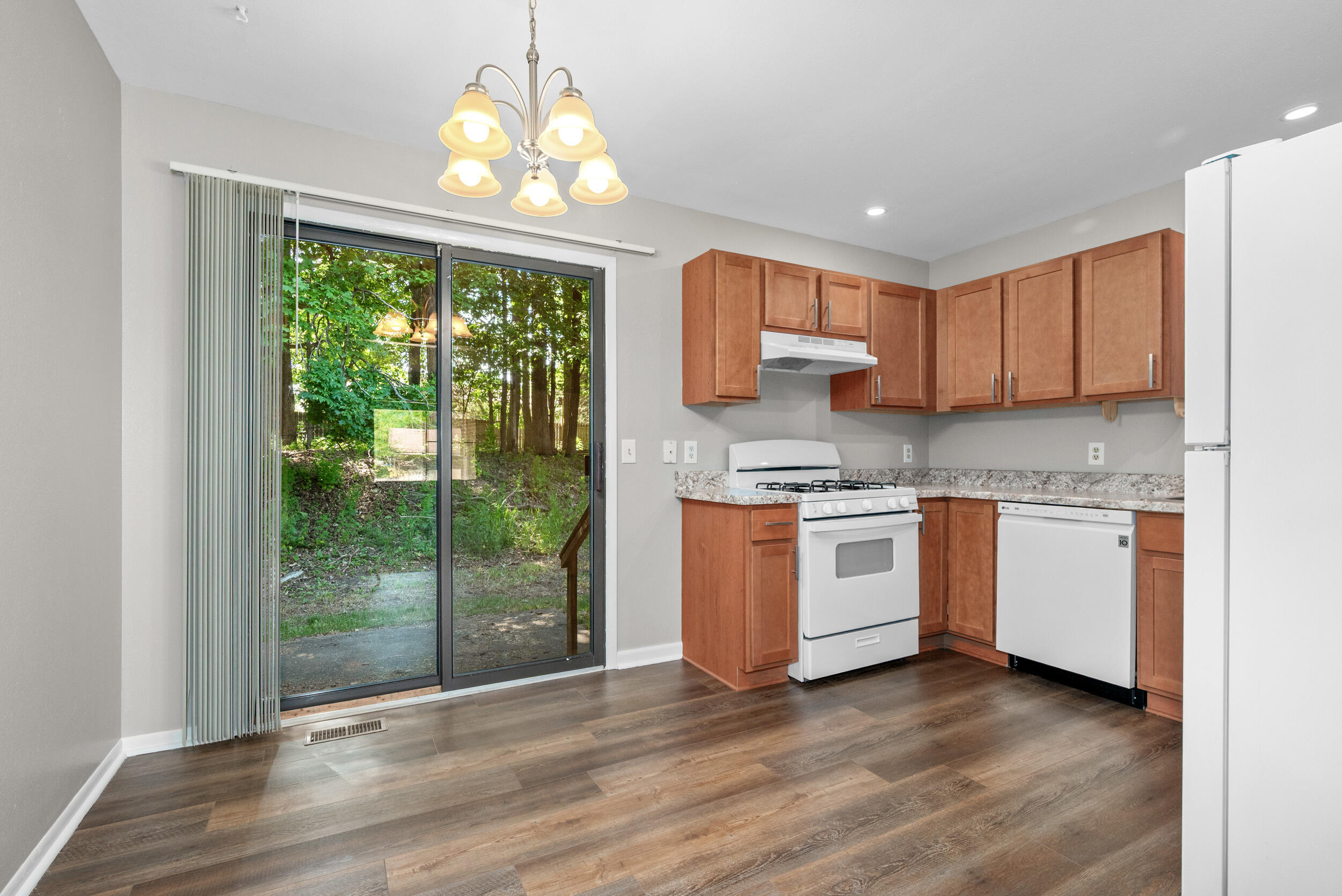 2965 Englewood Avenue Se Property Photo 5