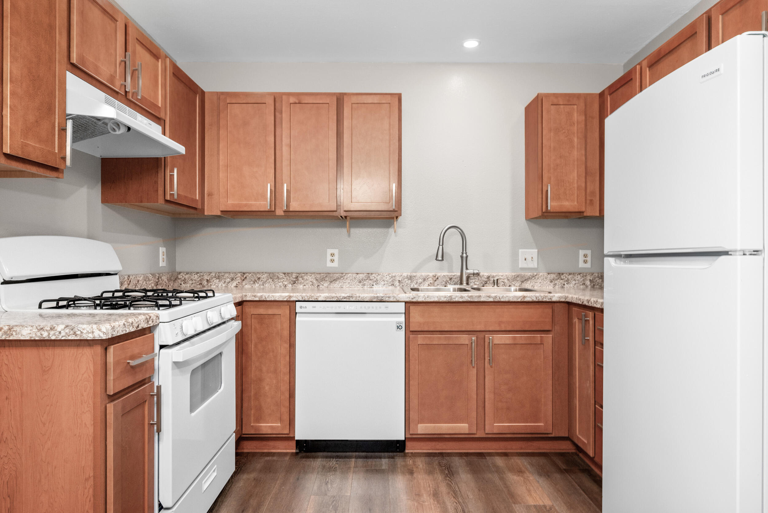 2965 Englewood Avenue Se Property Photo 7