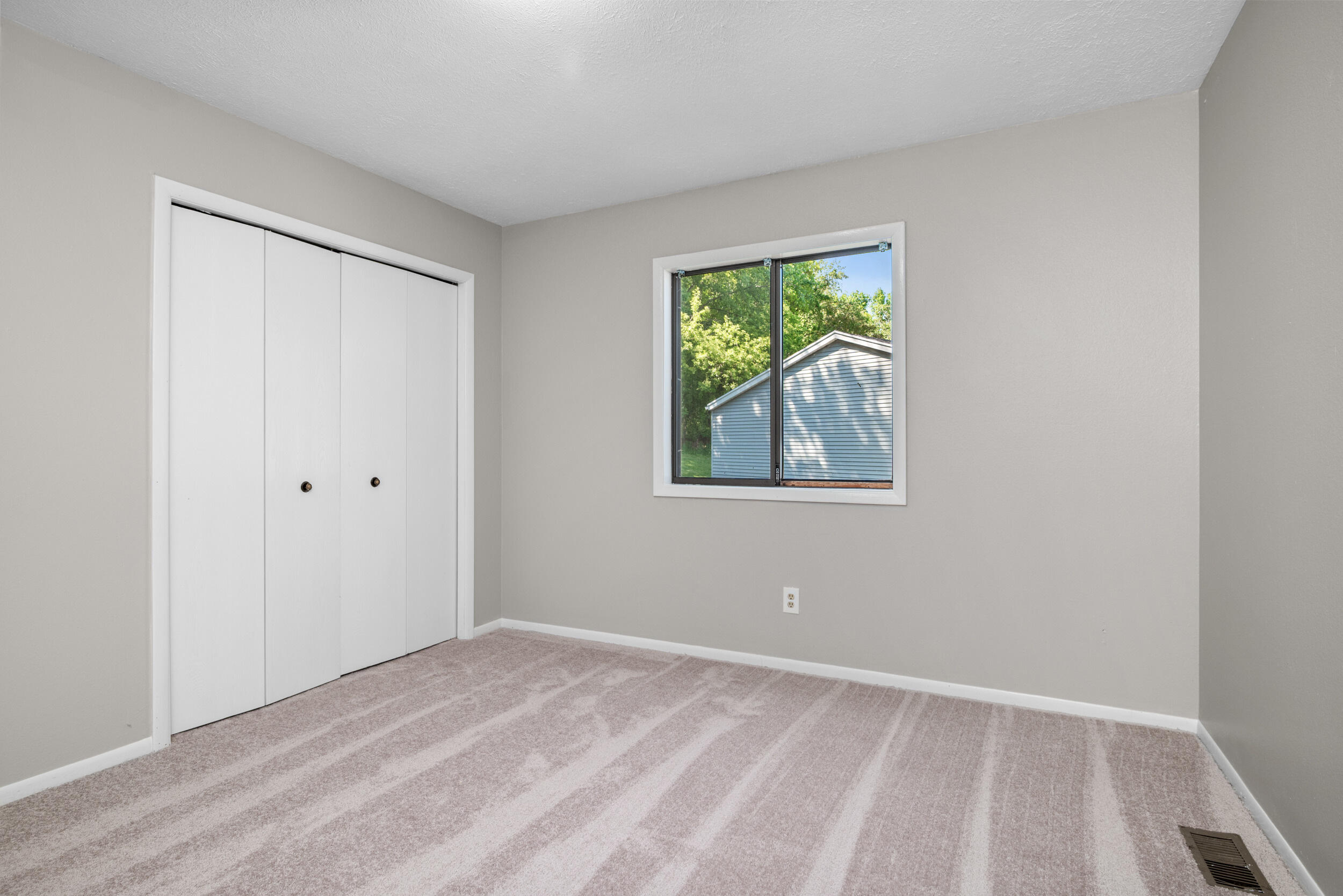 2965 Englewood Avenue Se Property Photo 10