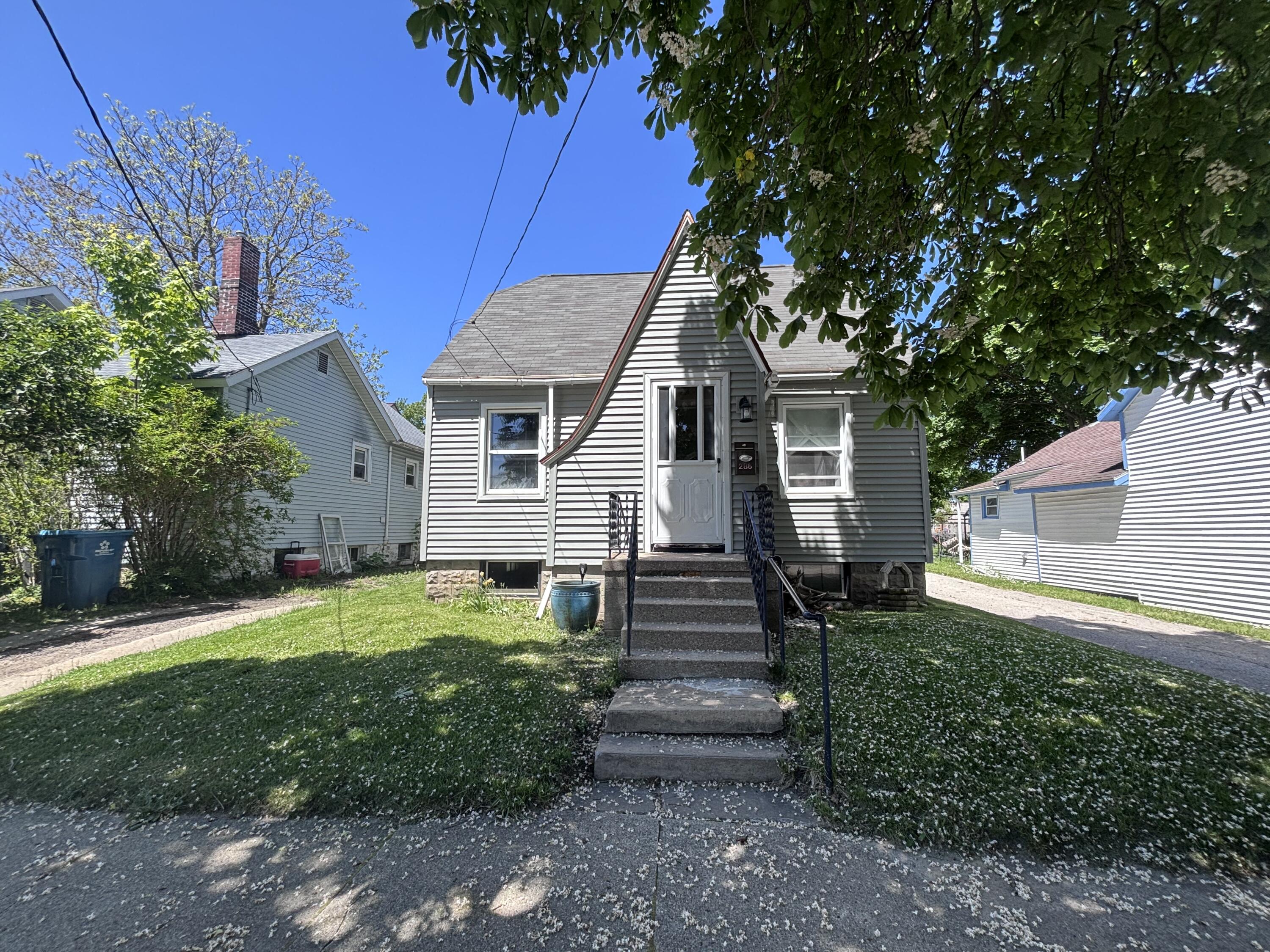 286 3rd Street Property Photo 1