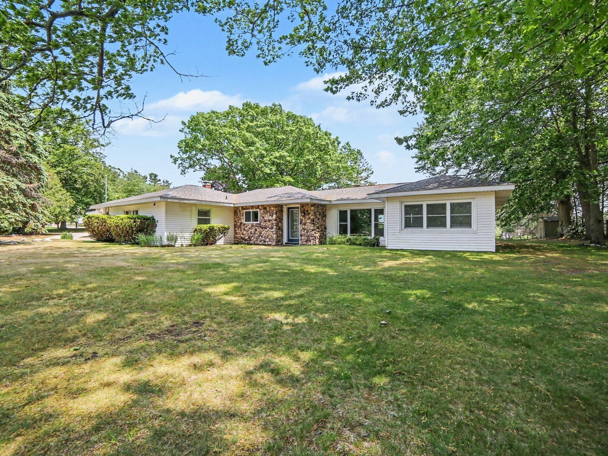 1358 N Lakeshore Drive Property Photo 1