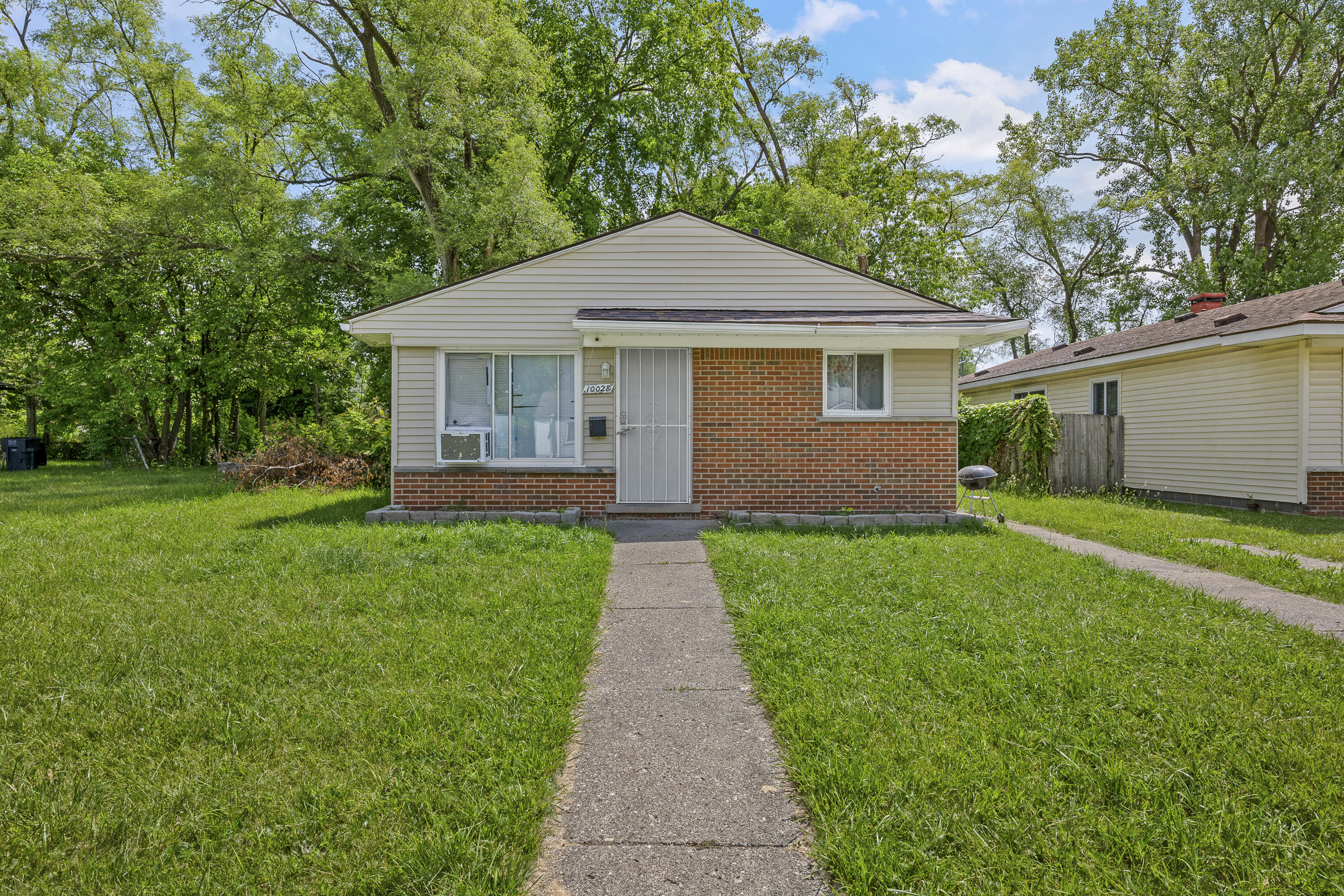 10028 Stahelin Avenue Property Photo 2