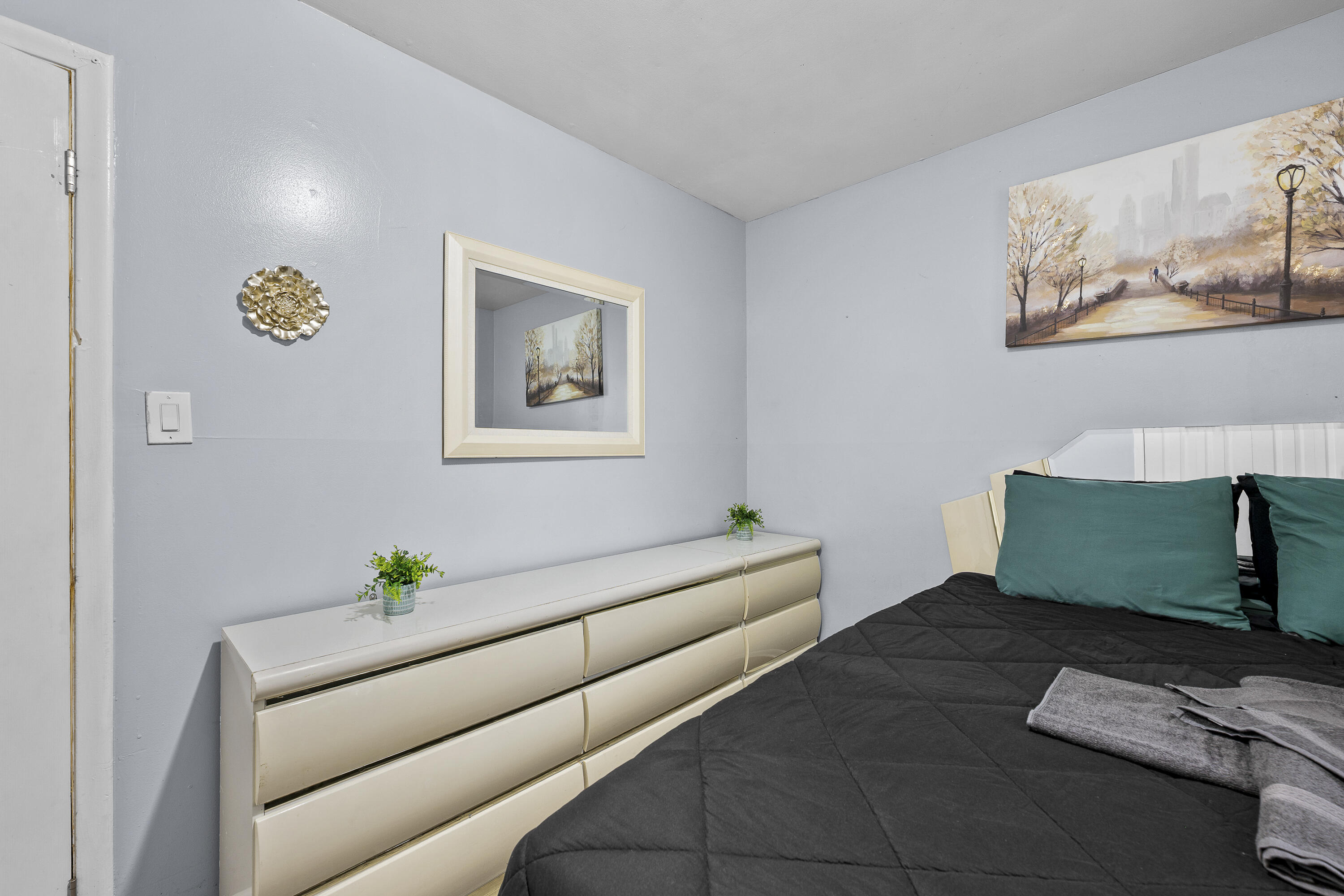 10028 Stahelin Avenue Property Photo 15