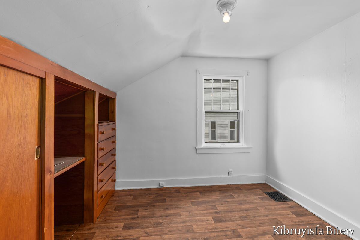 2453 Byron Center Avenue Sw Property Photo 11