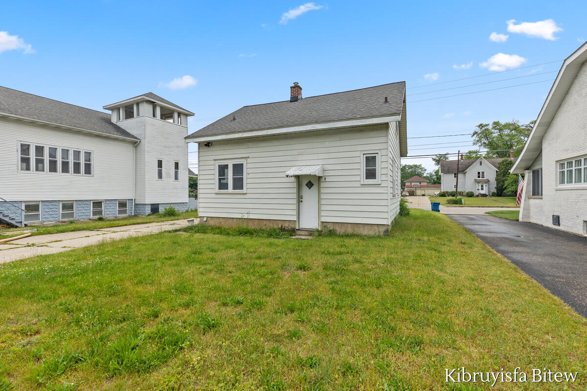 2453 Byron Center Avenue Sw Property Photo 26
