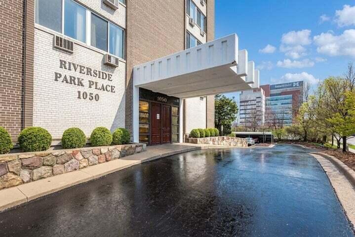 1050 Wall Street 3b Property Photo 1