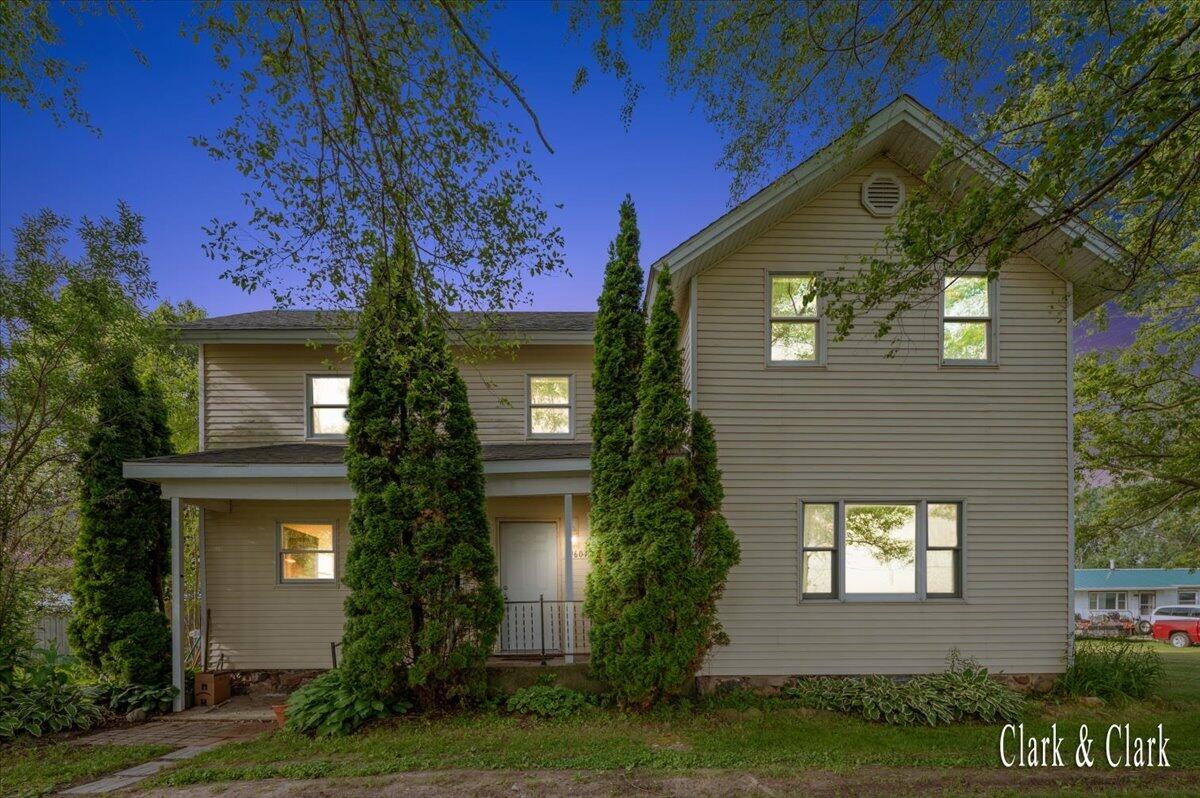 9604 E Brown Road Property Photo 1