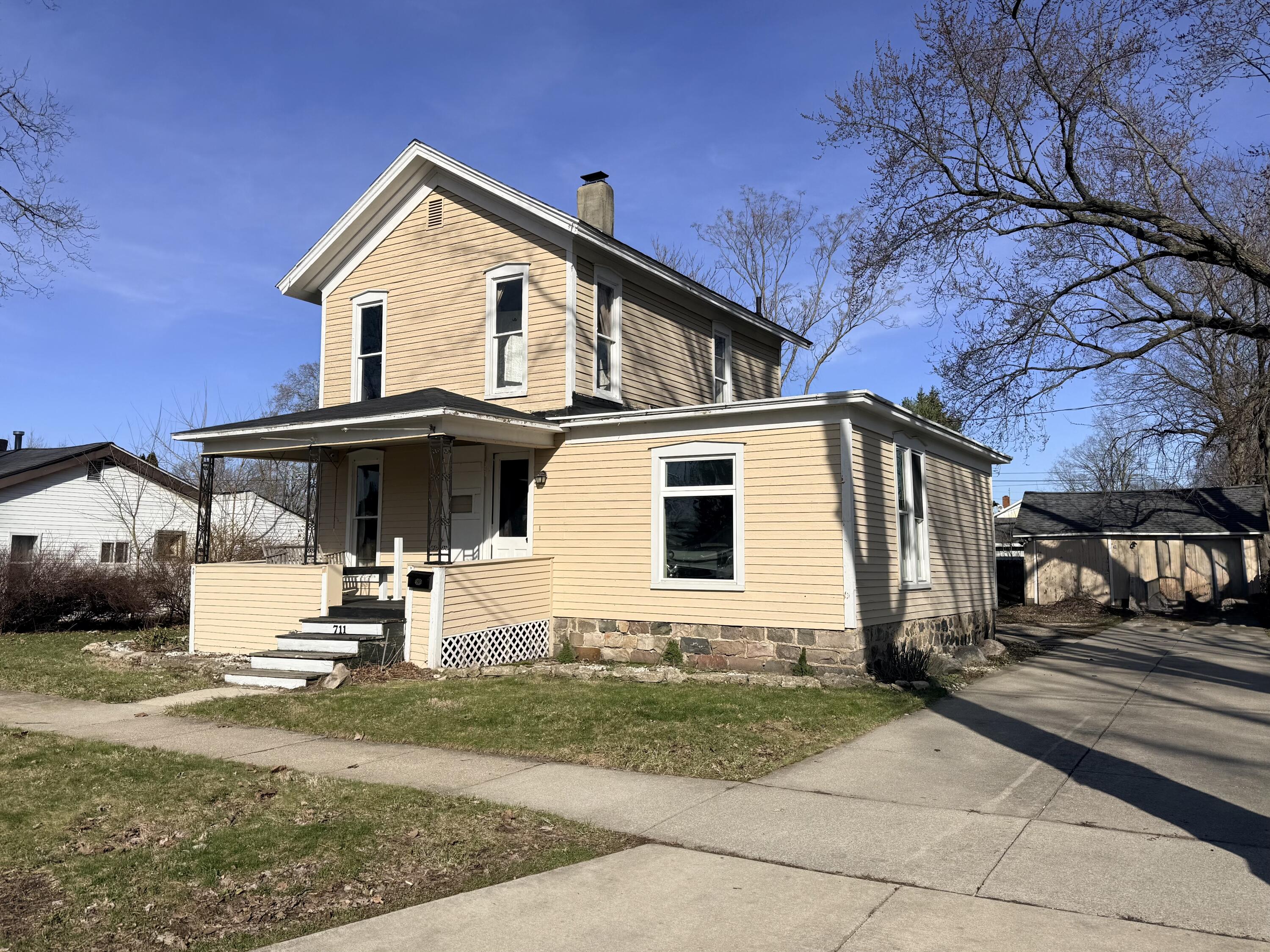 711 Maple Street Property Photo 1