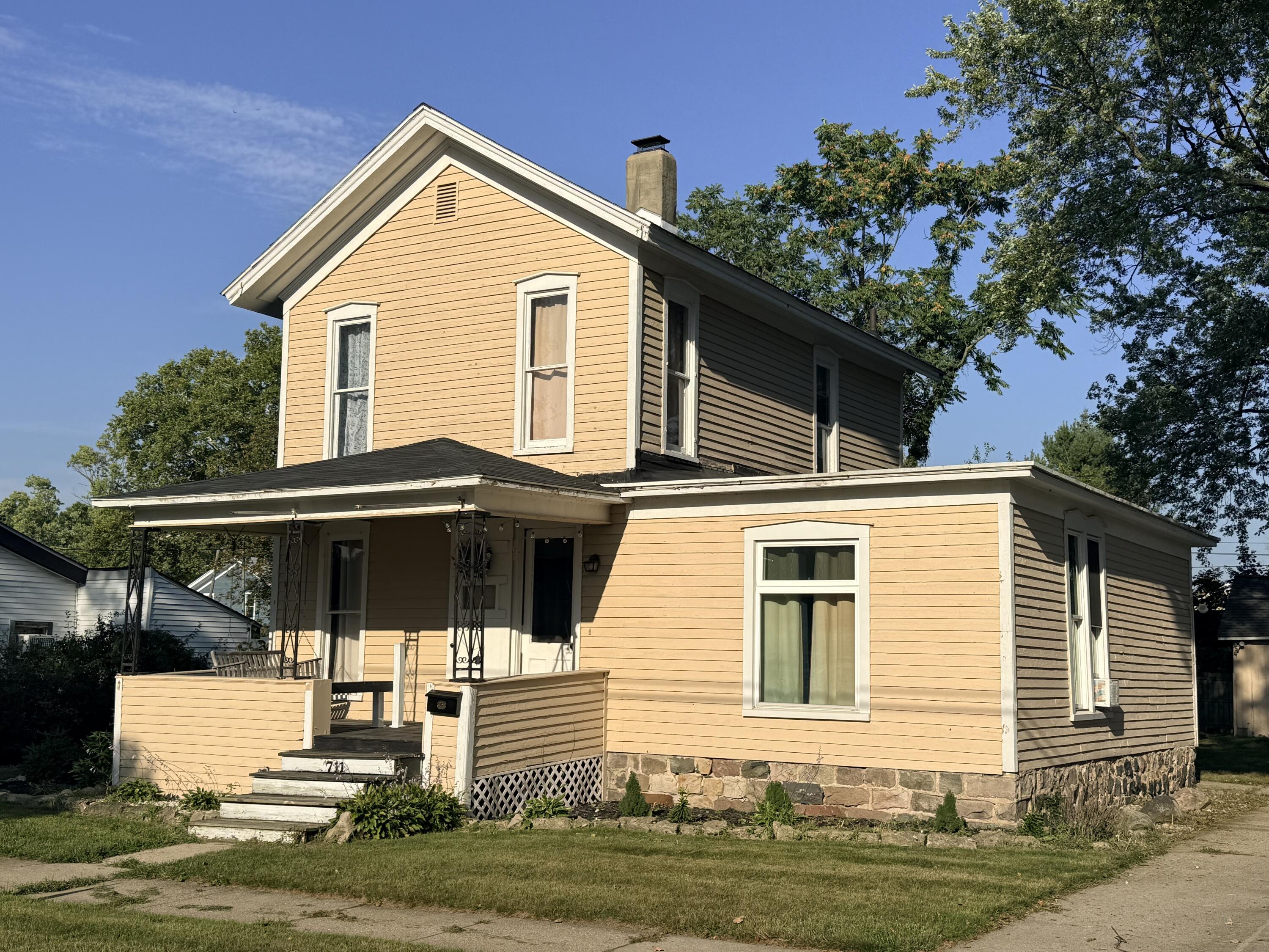 711 Maple Street Property Photo 1