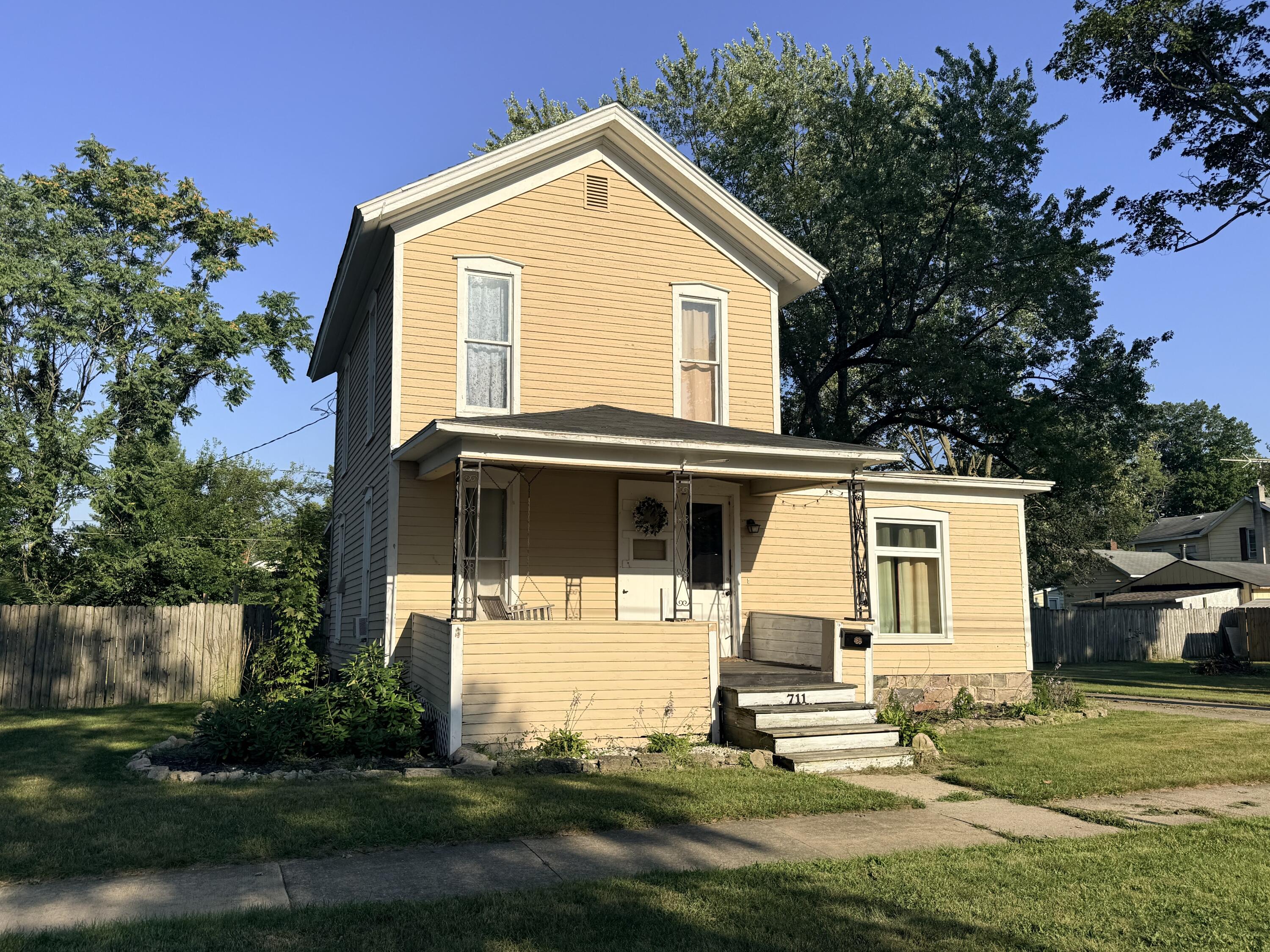 711 Maple Street Property Photo 2