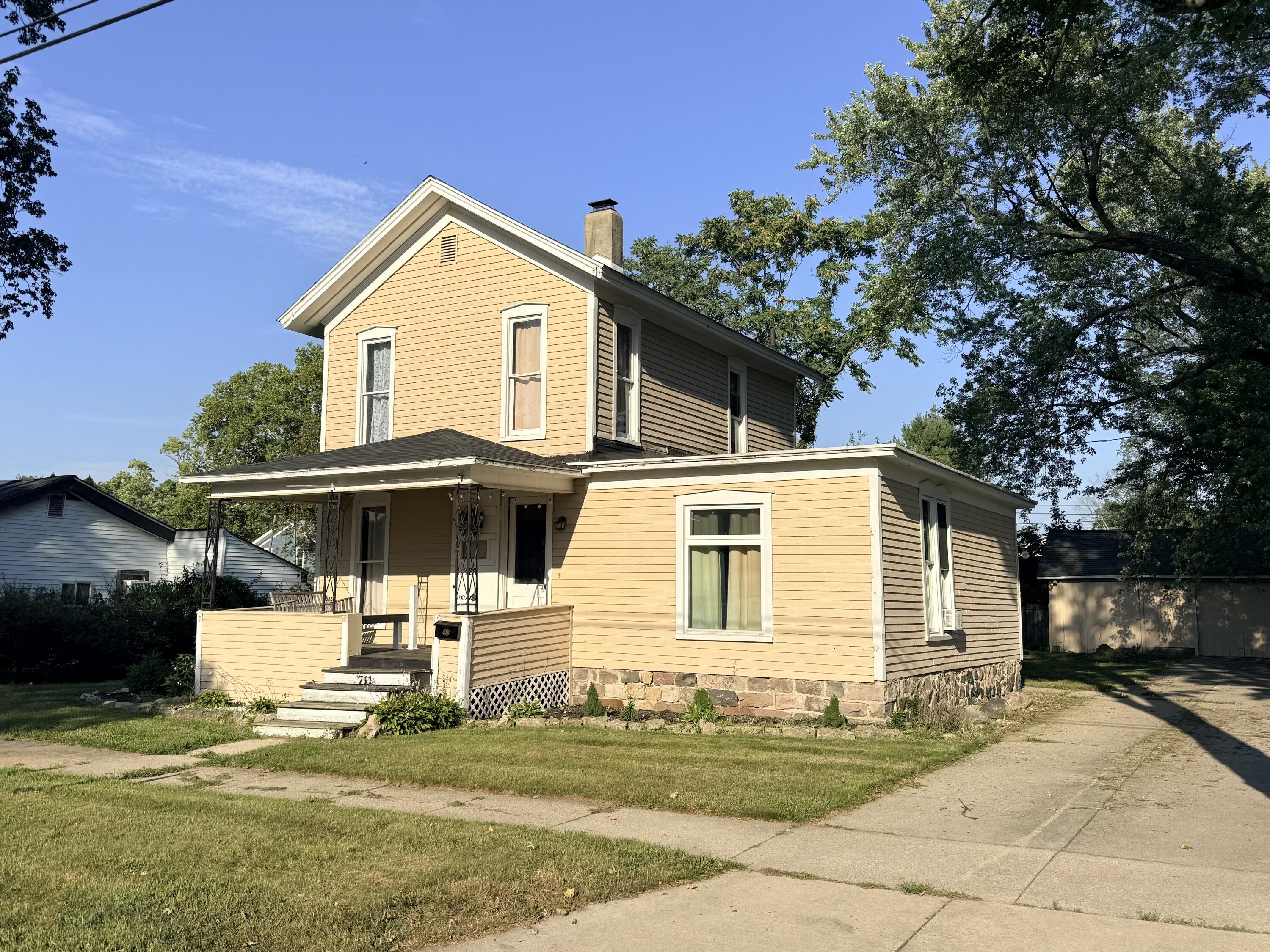 711 Maple Street Property Photo 3
