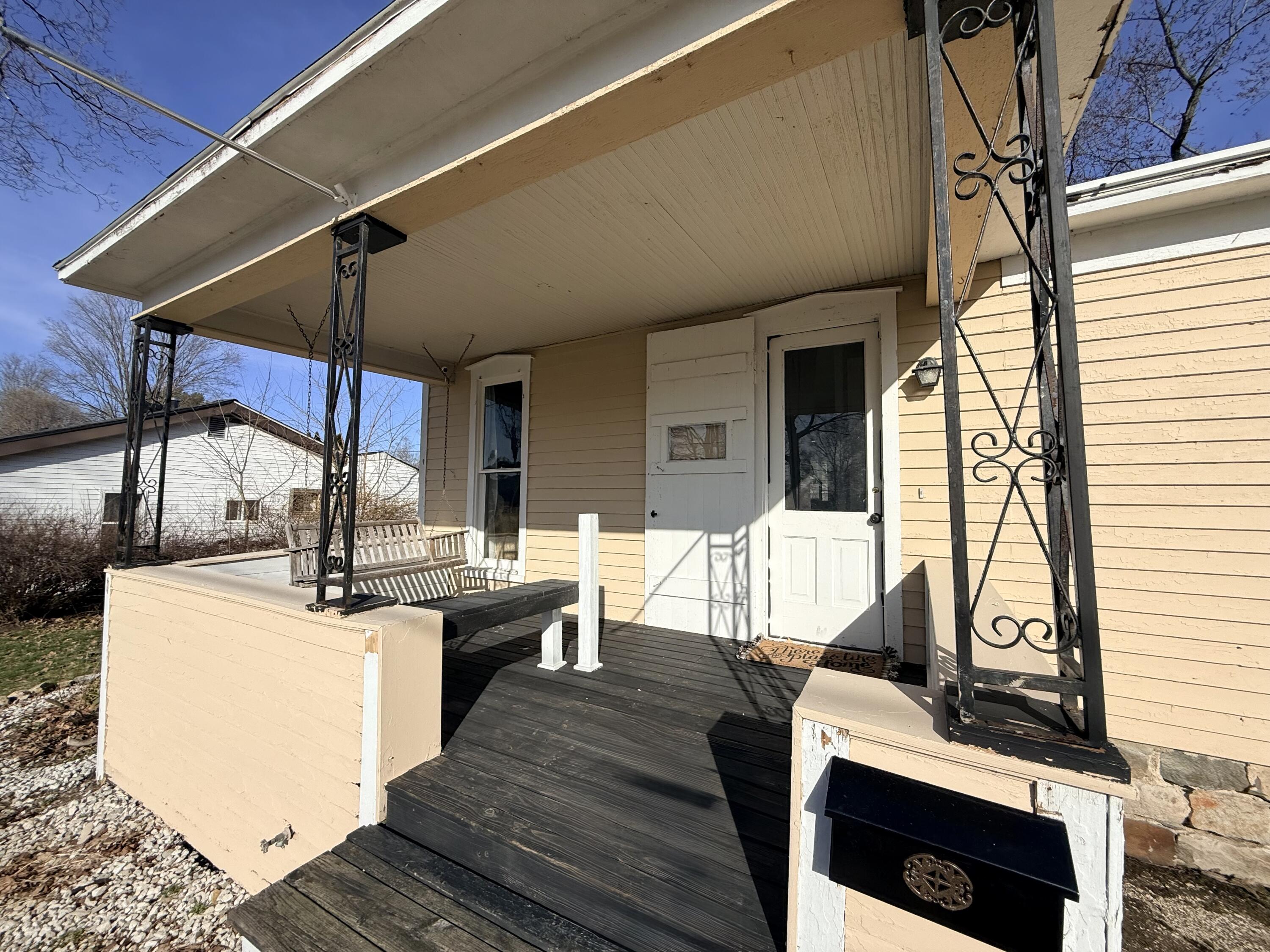711 Maple Street Property Photo 4