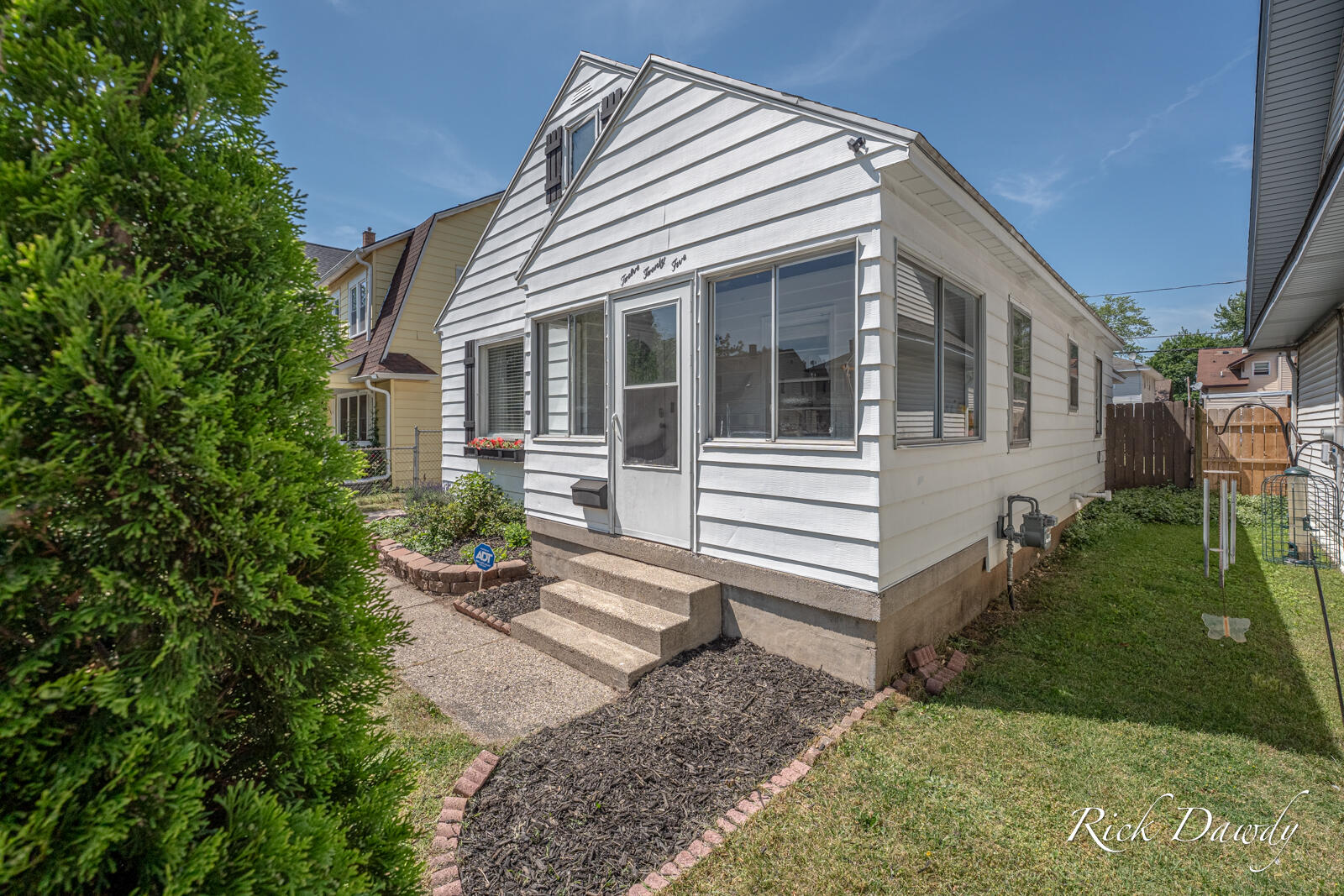 1225 Rathbone Street Sw Property Photo 2