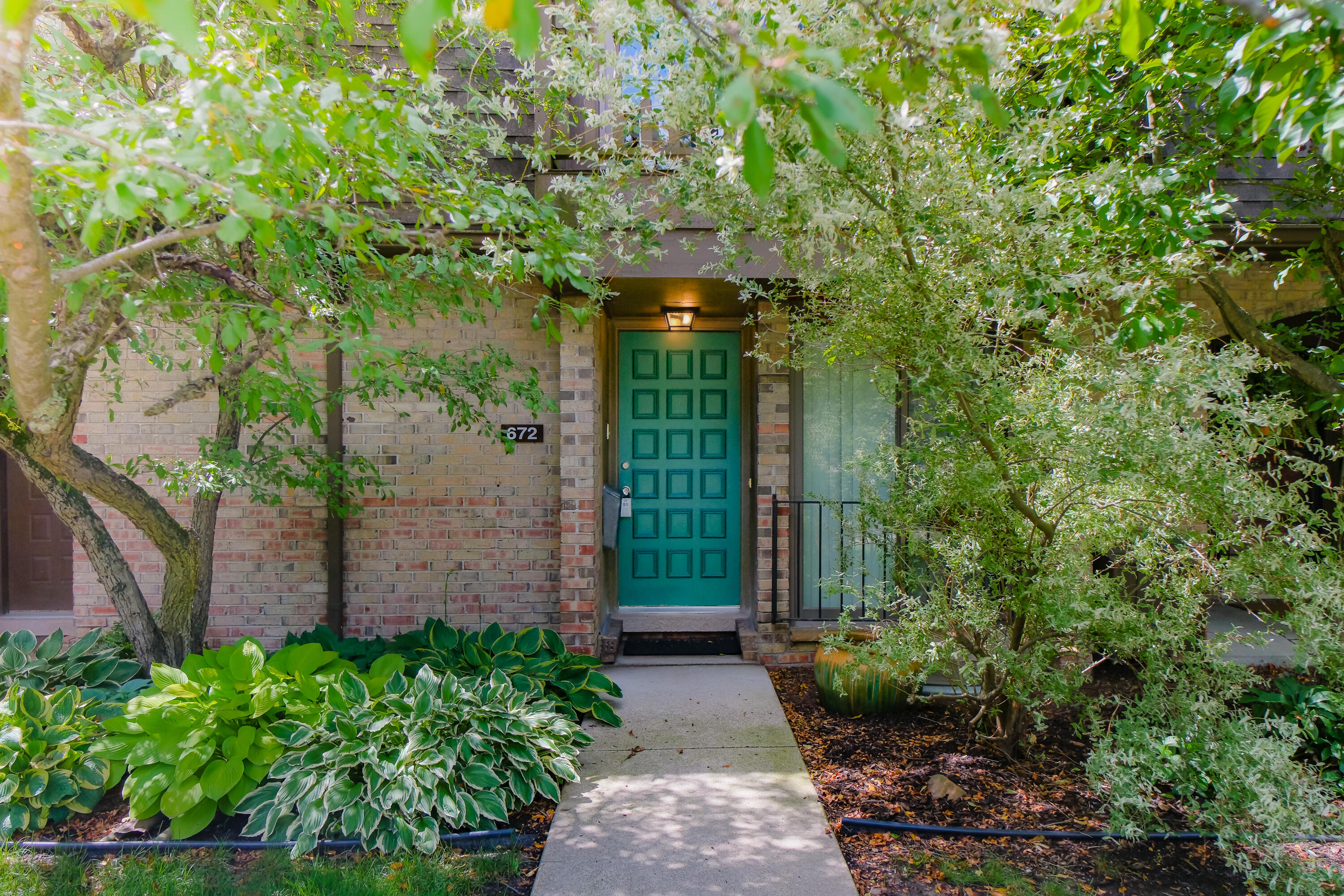 672 Greenhills Drive Property Photo 1