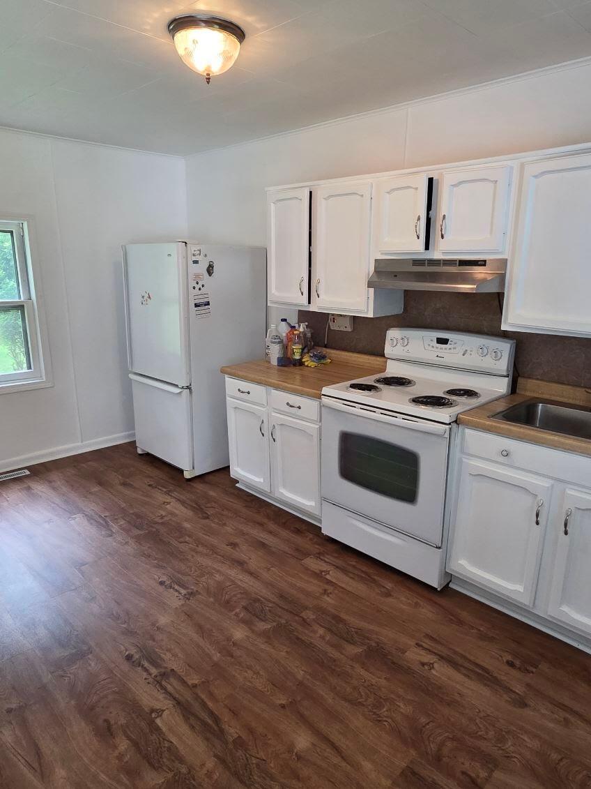 6980 Wooster Road Property Photo 5