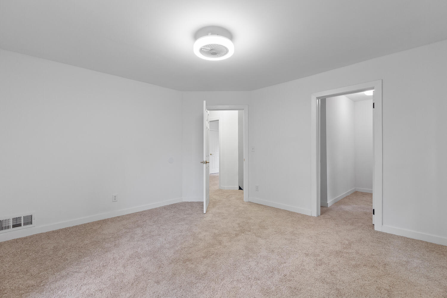349 S Main Street Property Photo 16