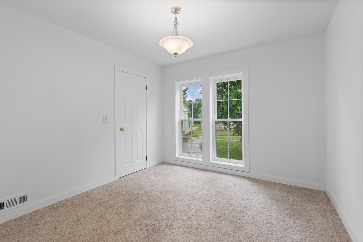 349 S Main Street Property Photo 17