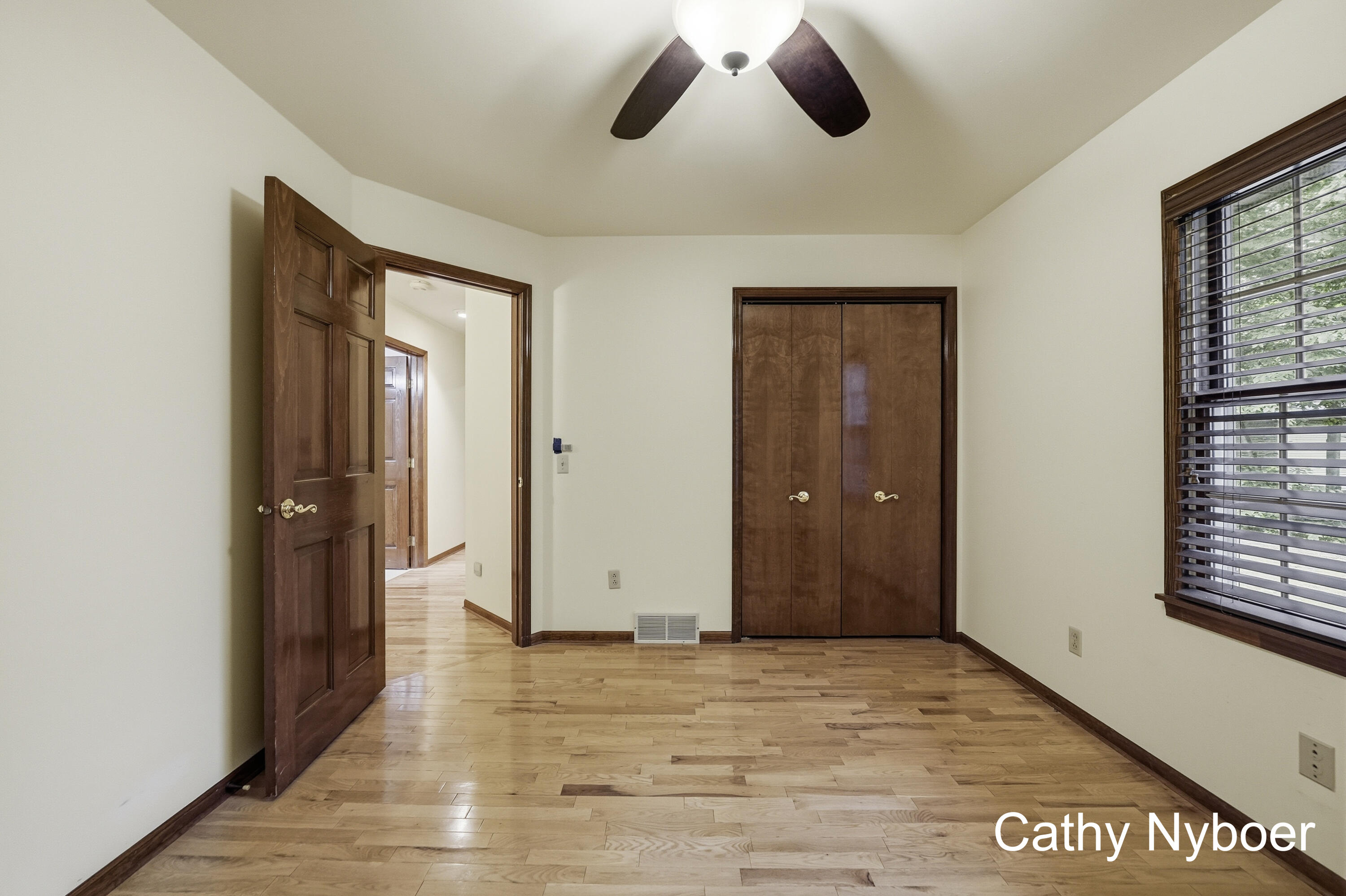 13462 Lakeshore Avenue Property Photo 24
