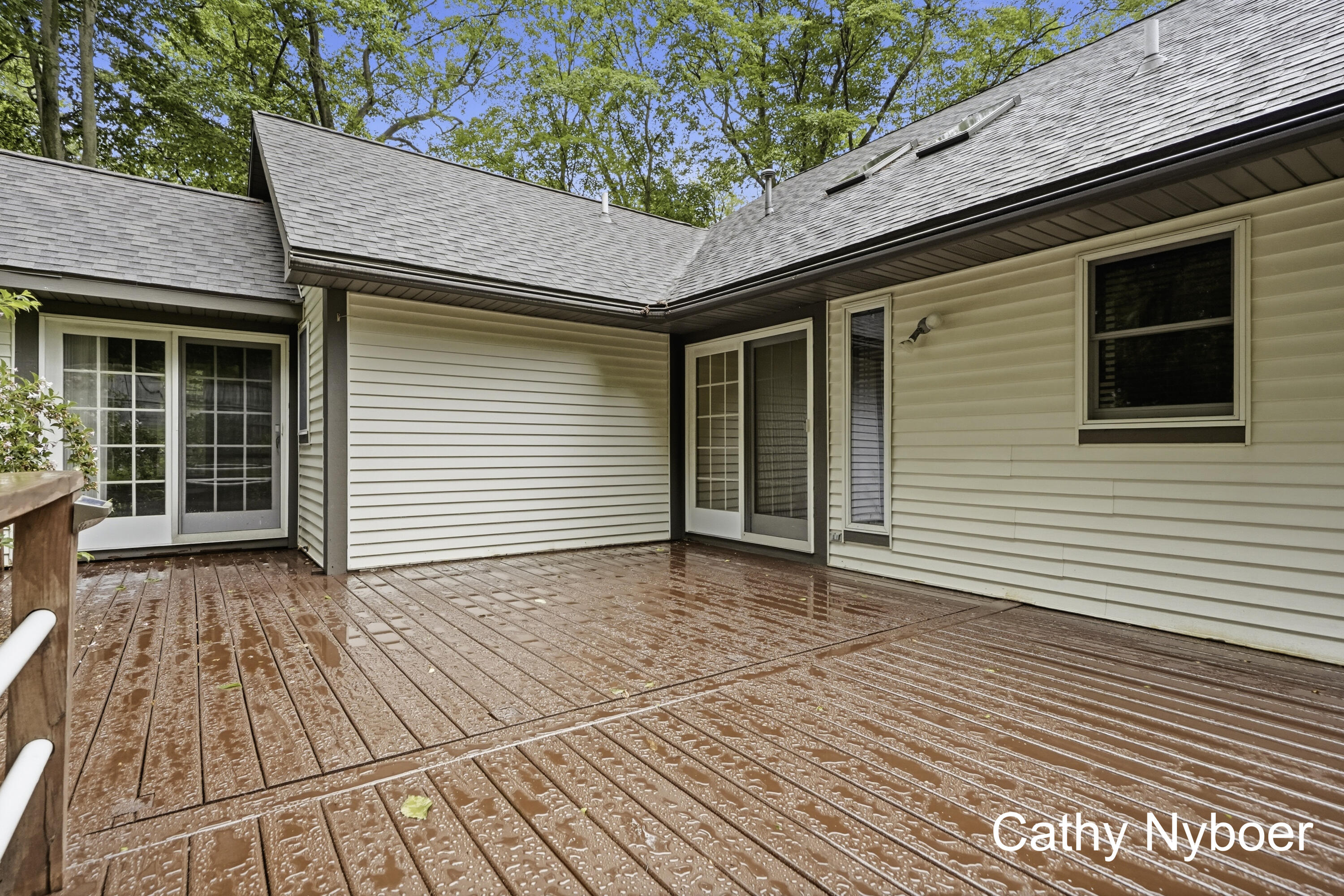 13462 Lakeshore Avenue Property Photo 37