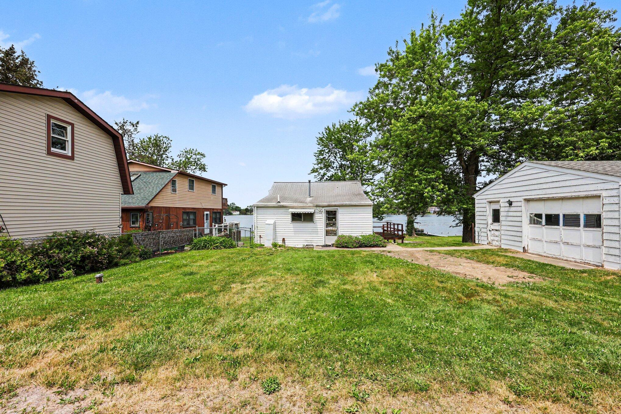 11968 Elmdale Drive Property Photo 3