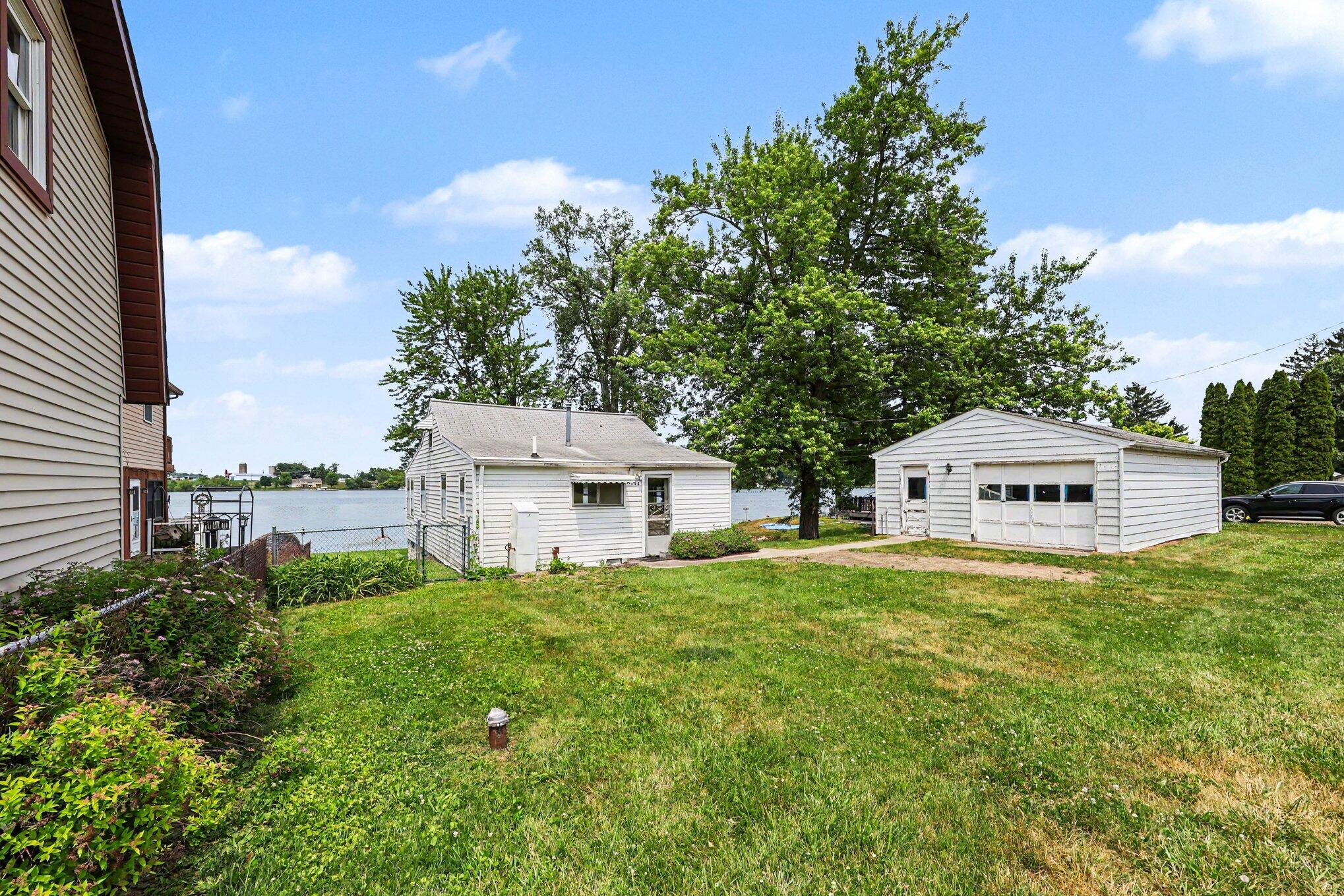 11968 Elmdale Drive Property Photo 4