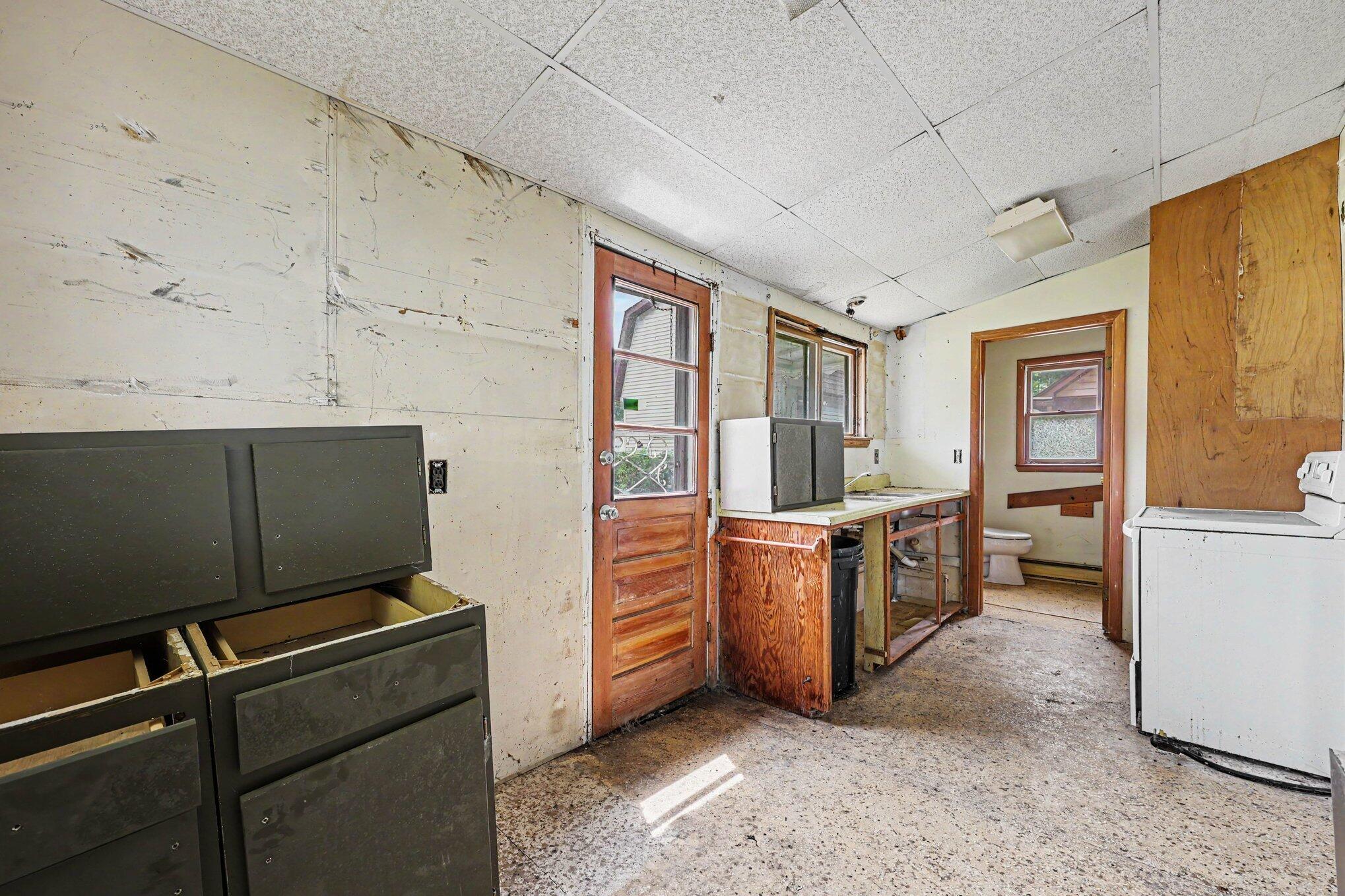 11968 Elmdale Drive Property Photo 6