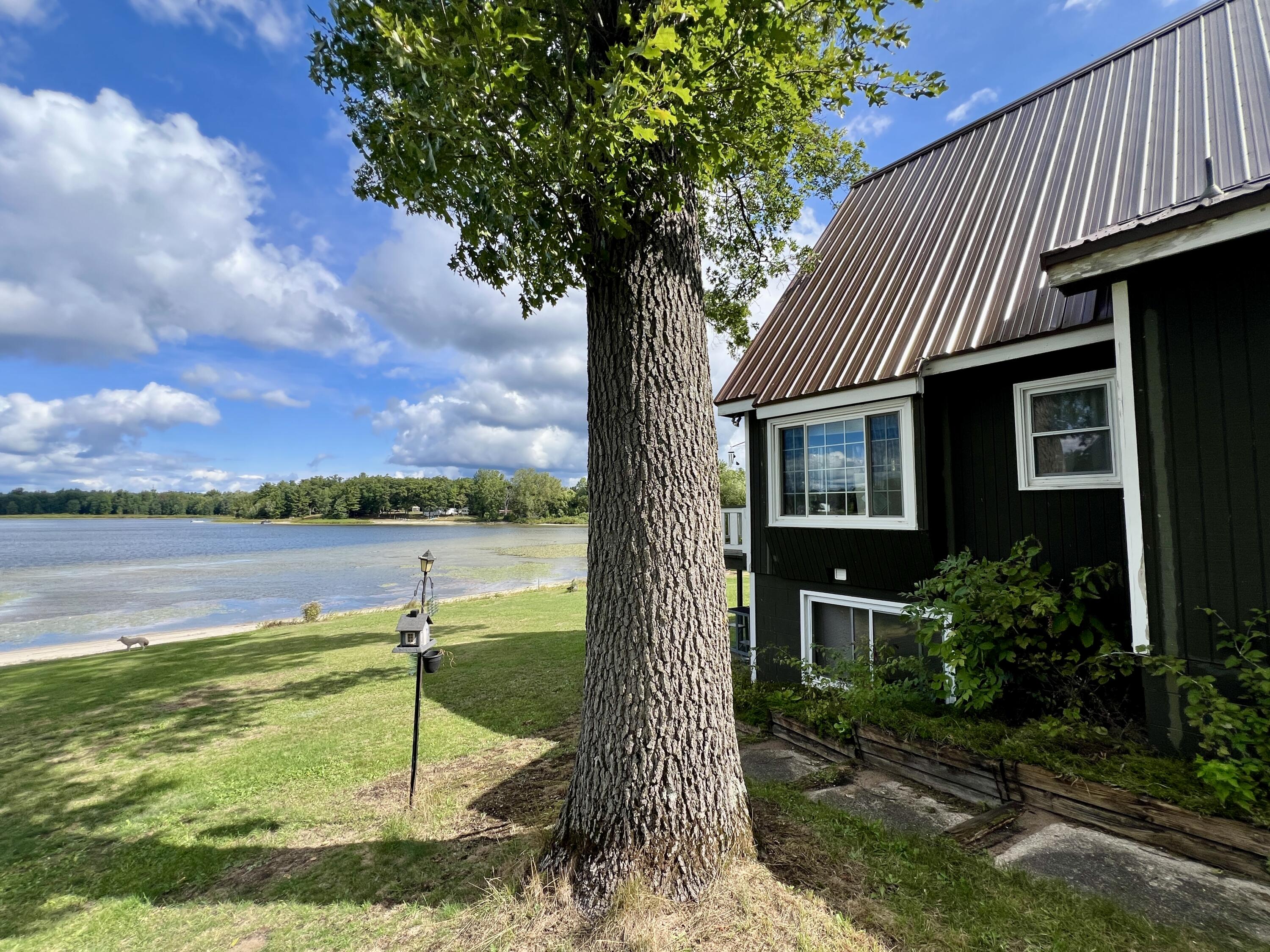 7832 E Us Highway 10 Property Photo 5
