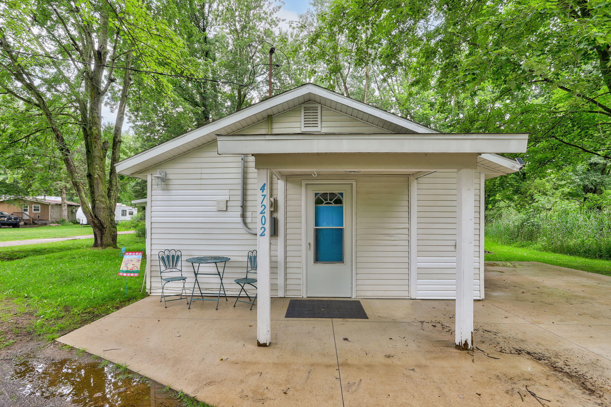 47202 N Sunset Circle Property Photo 1