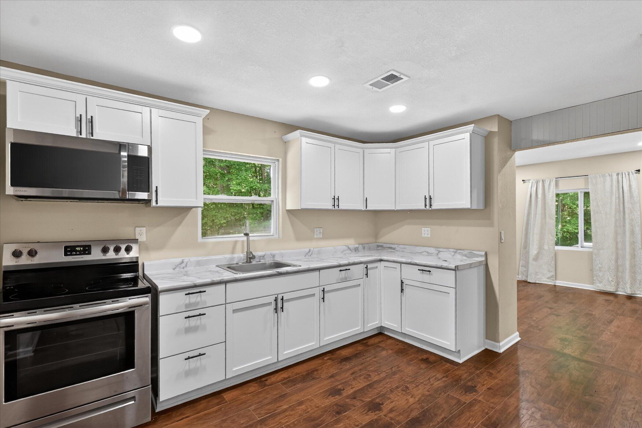 10260 N Ferris Road Property Photo 3