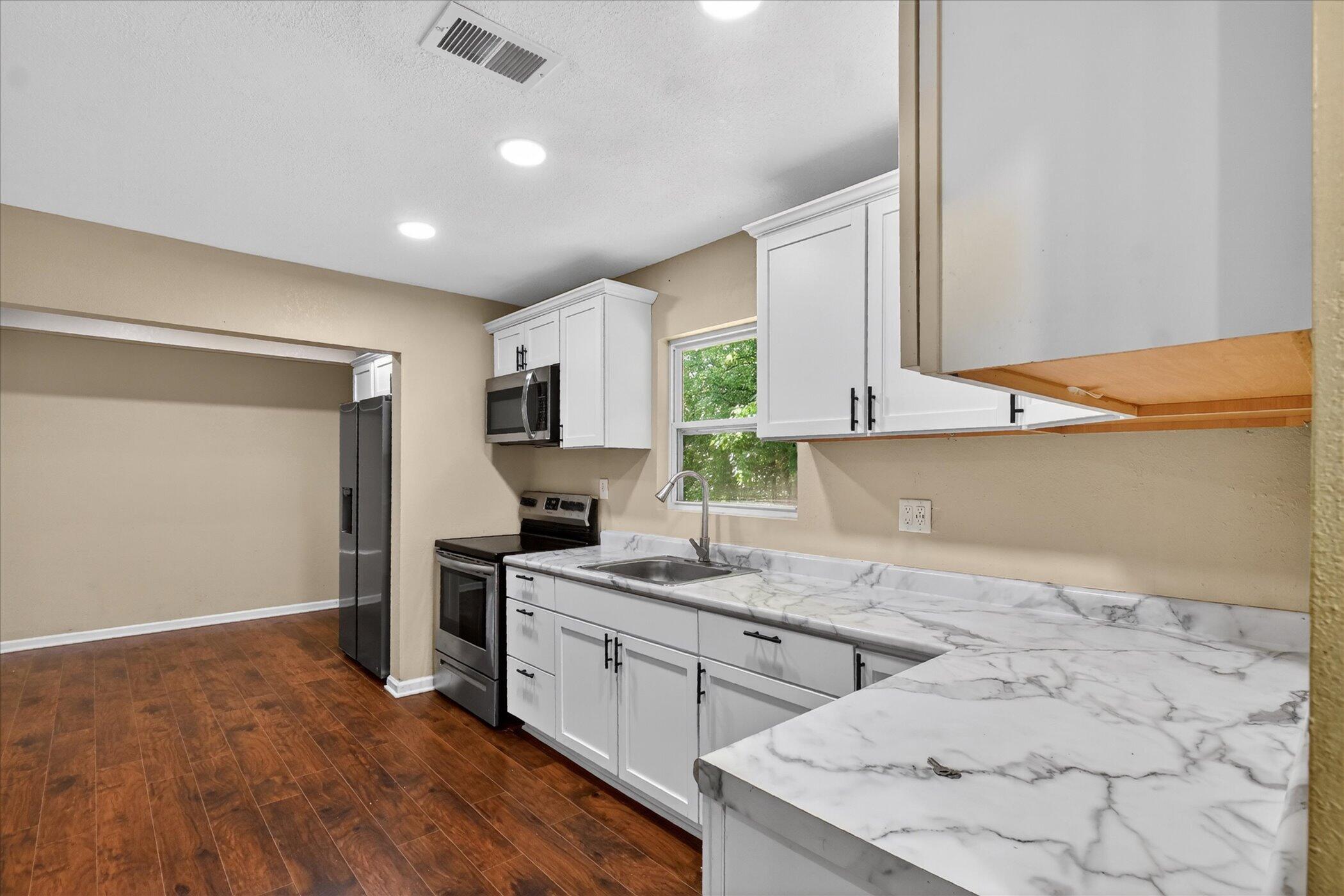 10260 N Ferris Road Property Photo 4