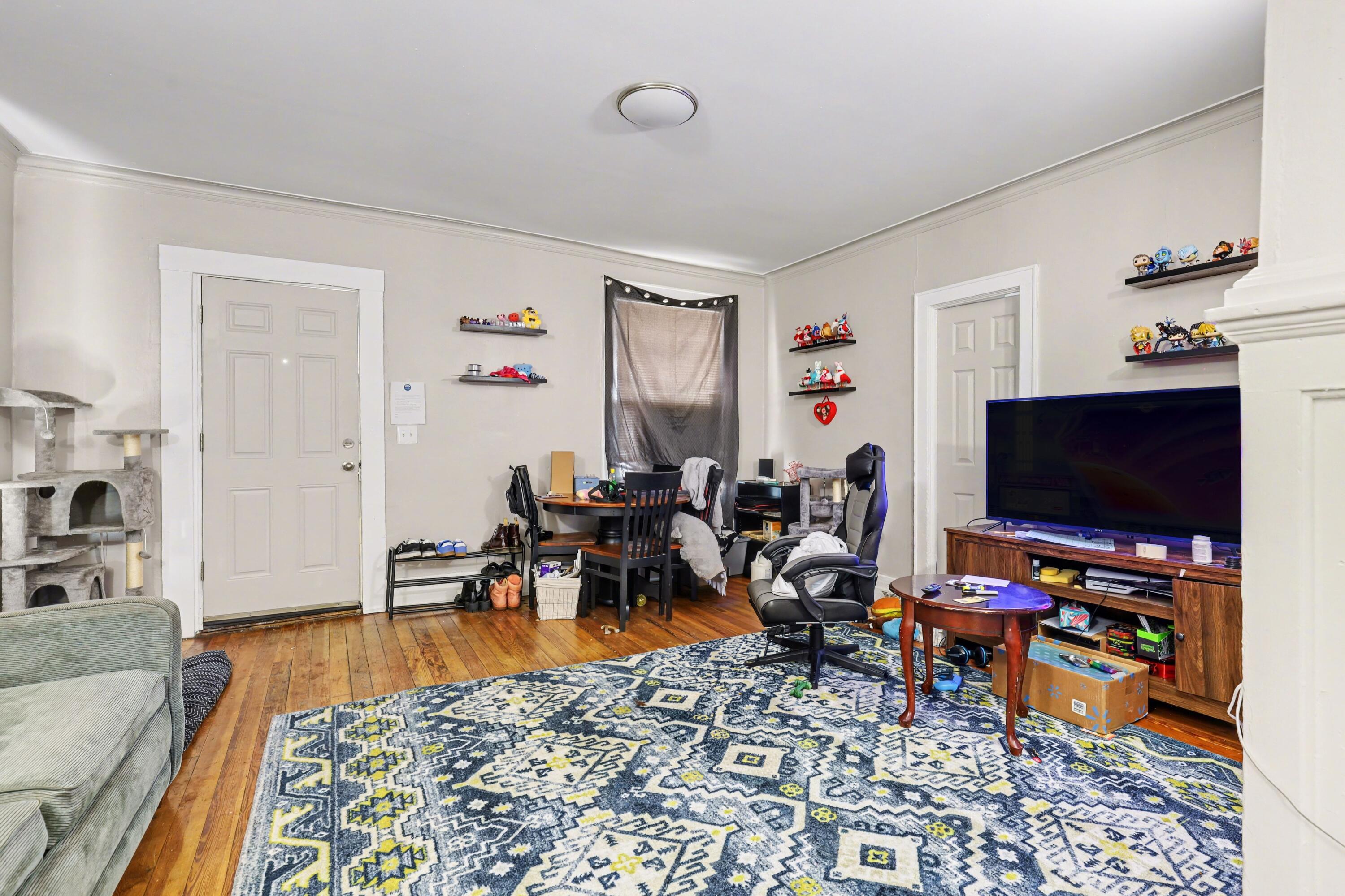 1246 Alpine Avenue Nw Property Photo 2
