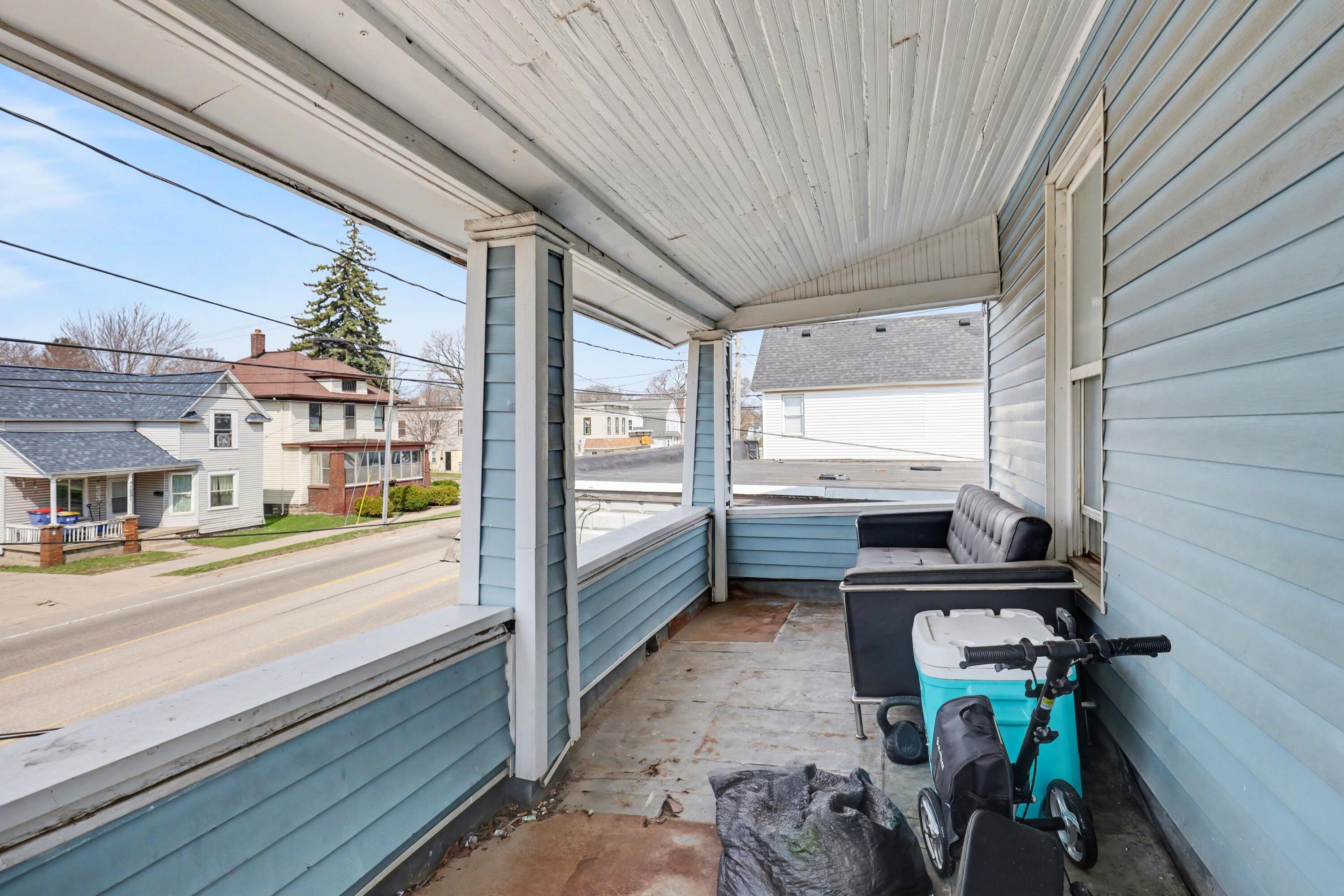 1246 Alpine Avenue Nw Property Photo 9