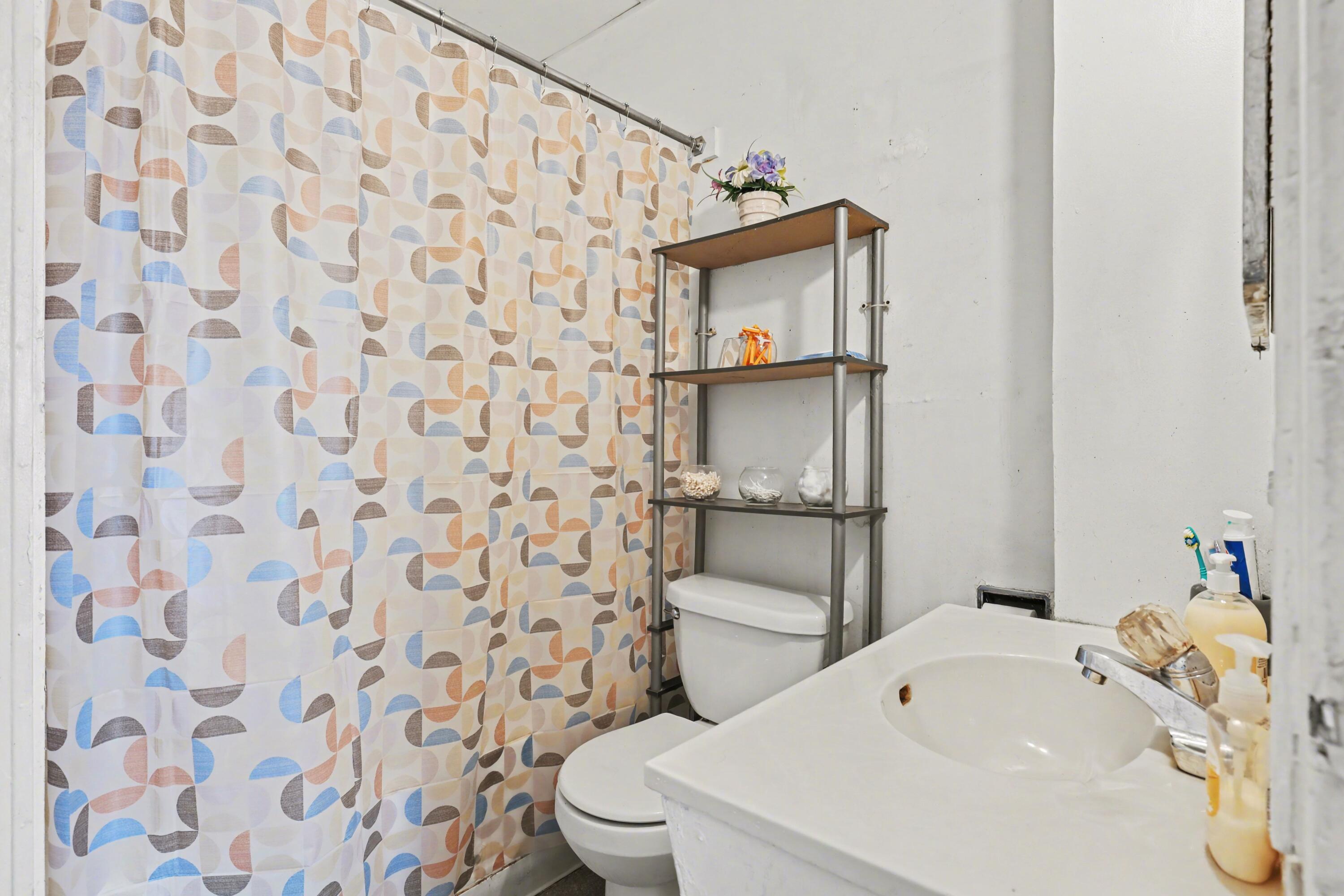 1246 Alpine Avenue Nw Property Photo 24