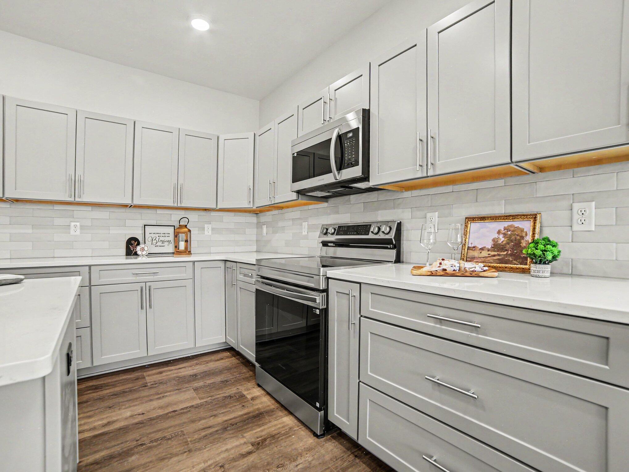 112 E Sheridan Street Property Photo 8