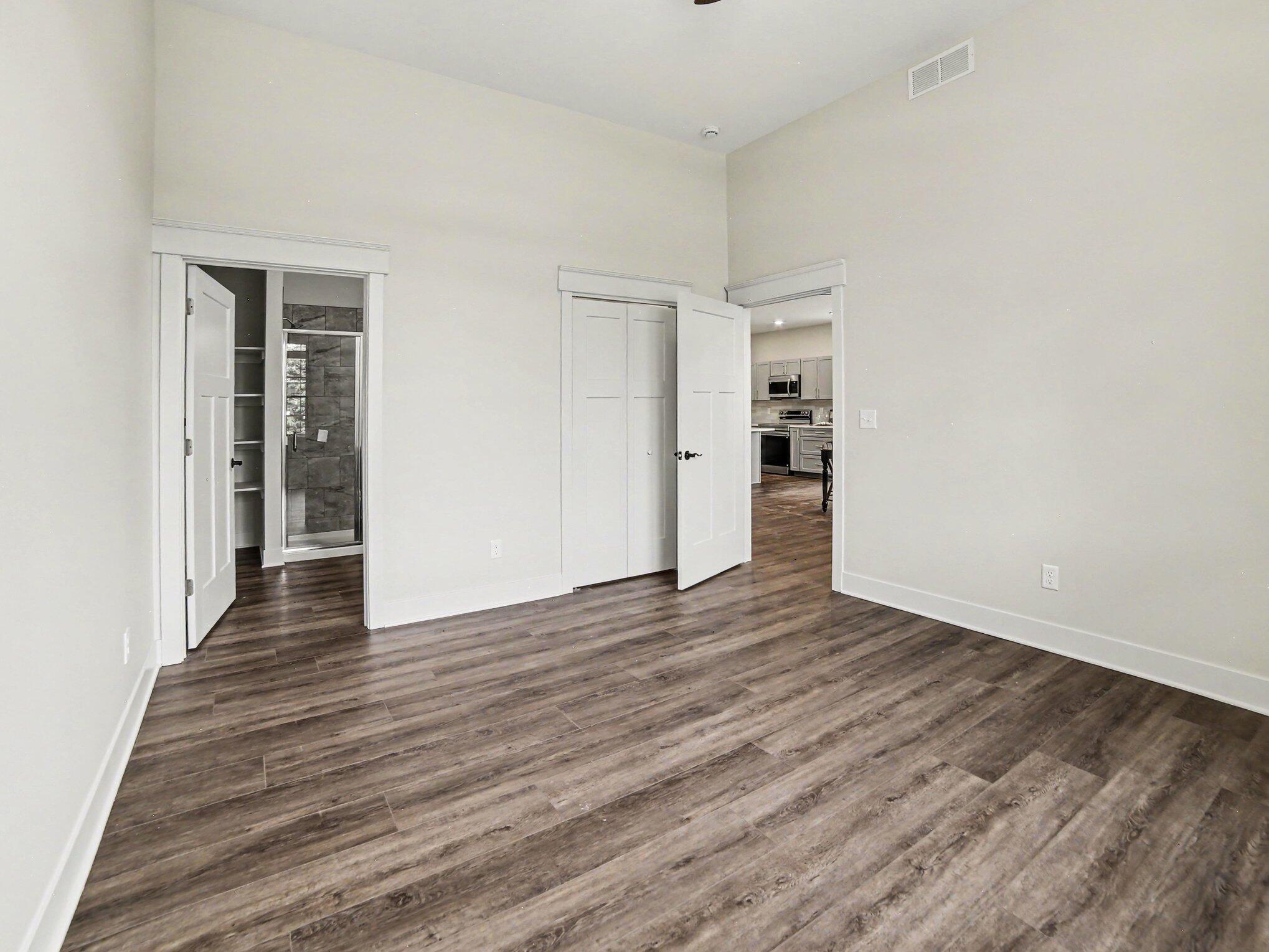 112 E Sheridan Street Property Photo 11