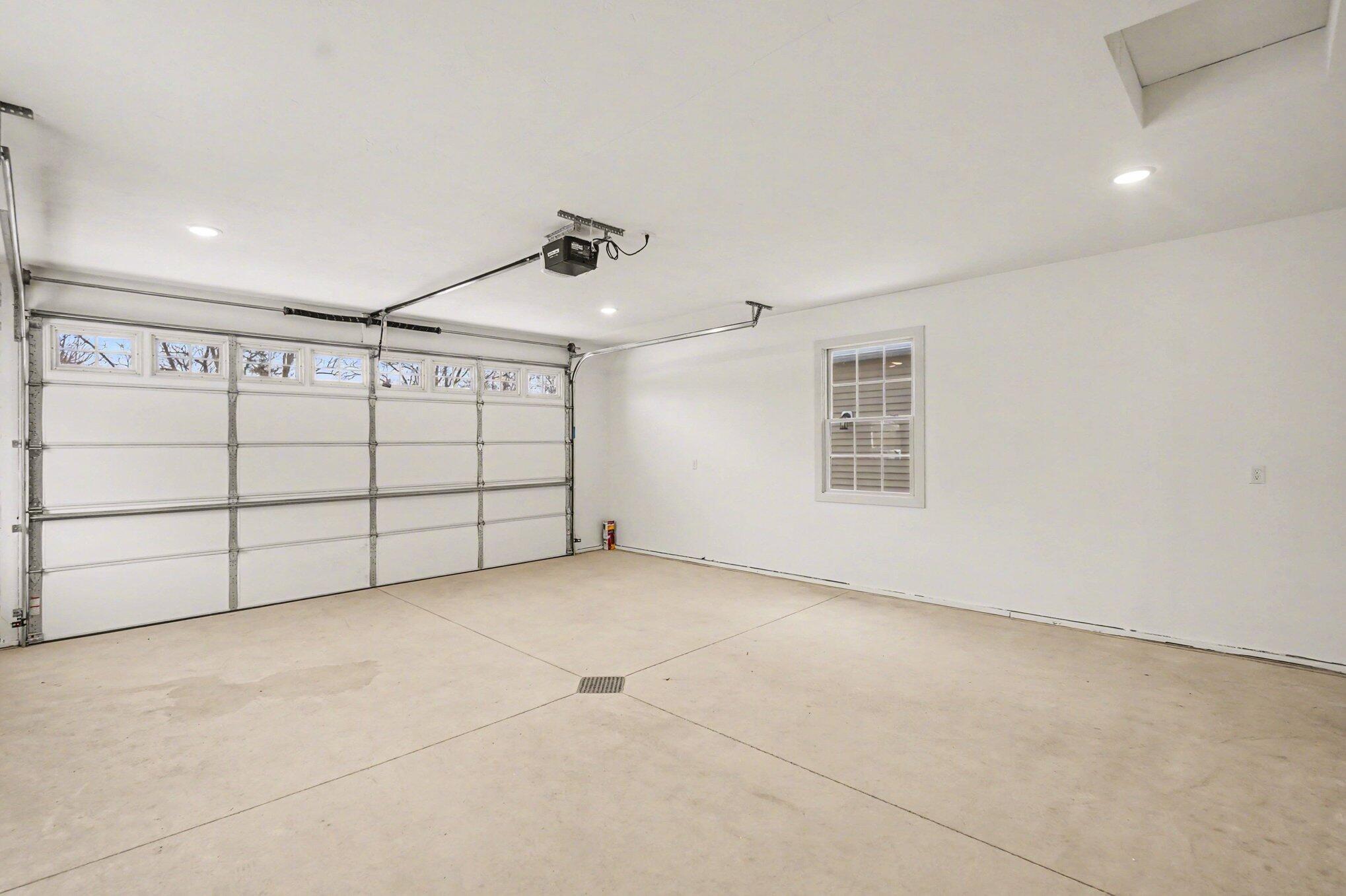 112 E Sheridan Street Property Photo 14