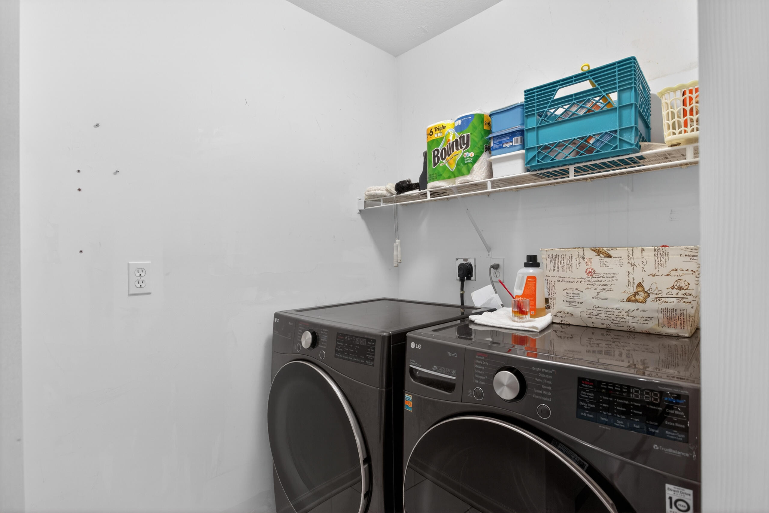864 W Barrington Circle Property Photo 6