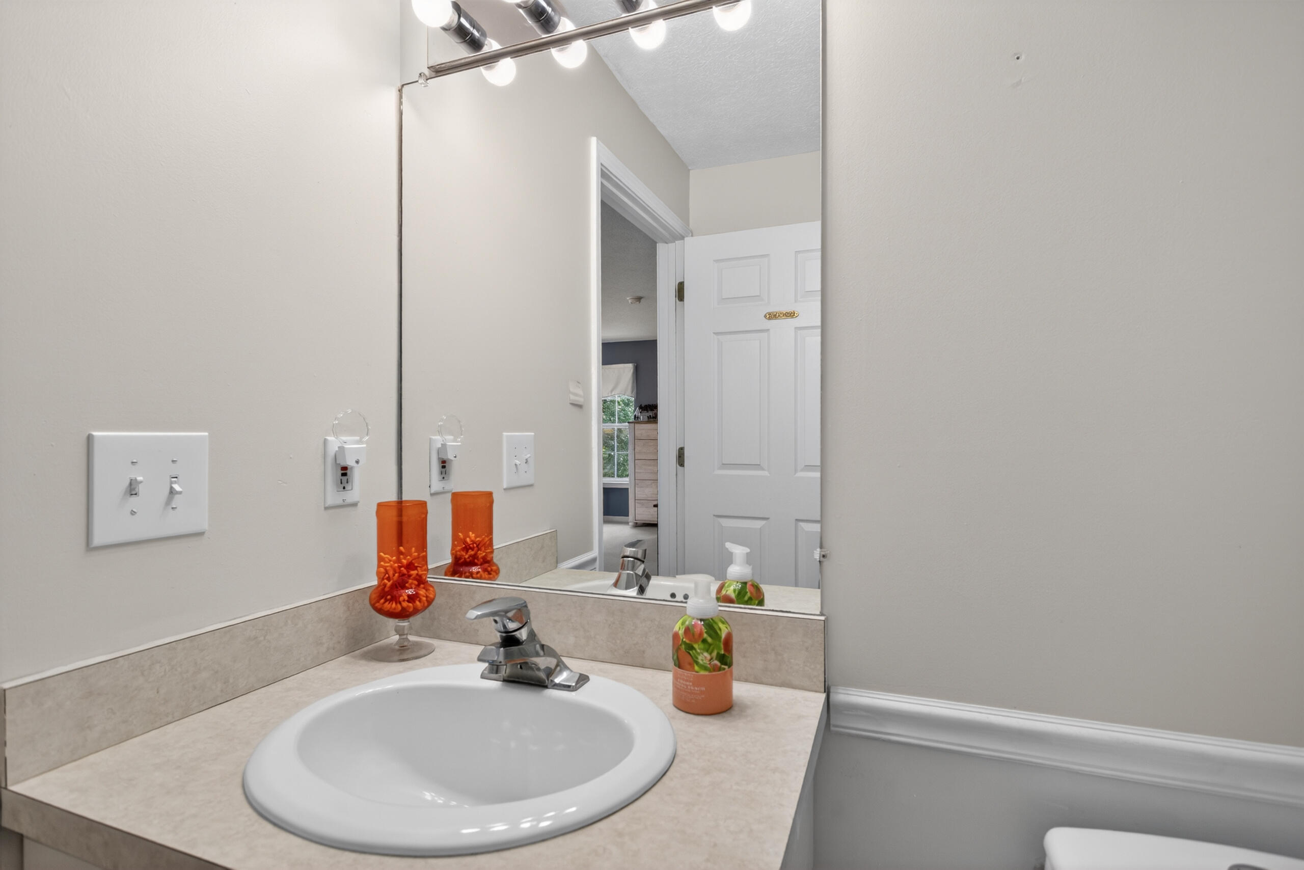 864 W Barrington Circle Property Photo 20